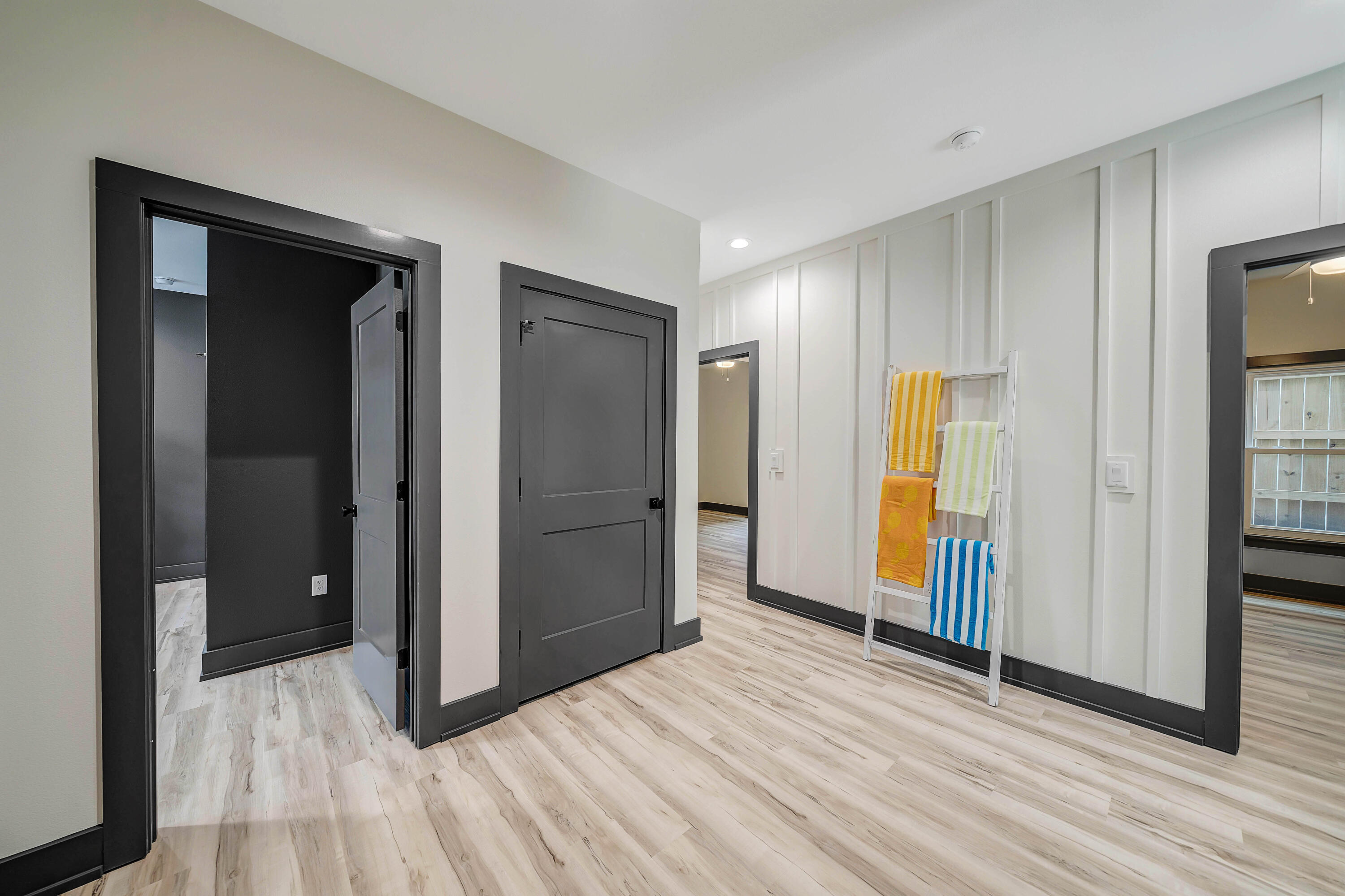 LAGUNA BEACH - Residential