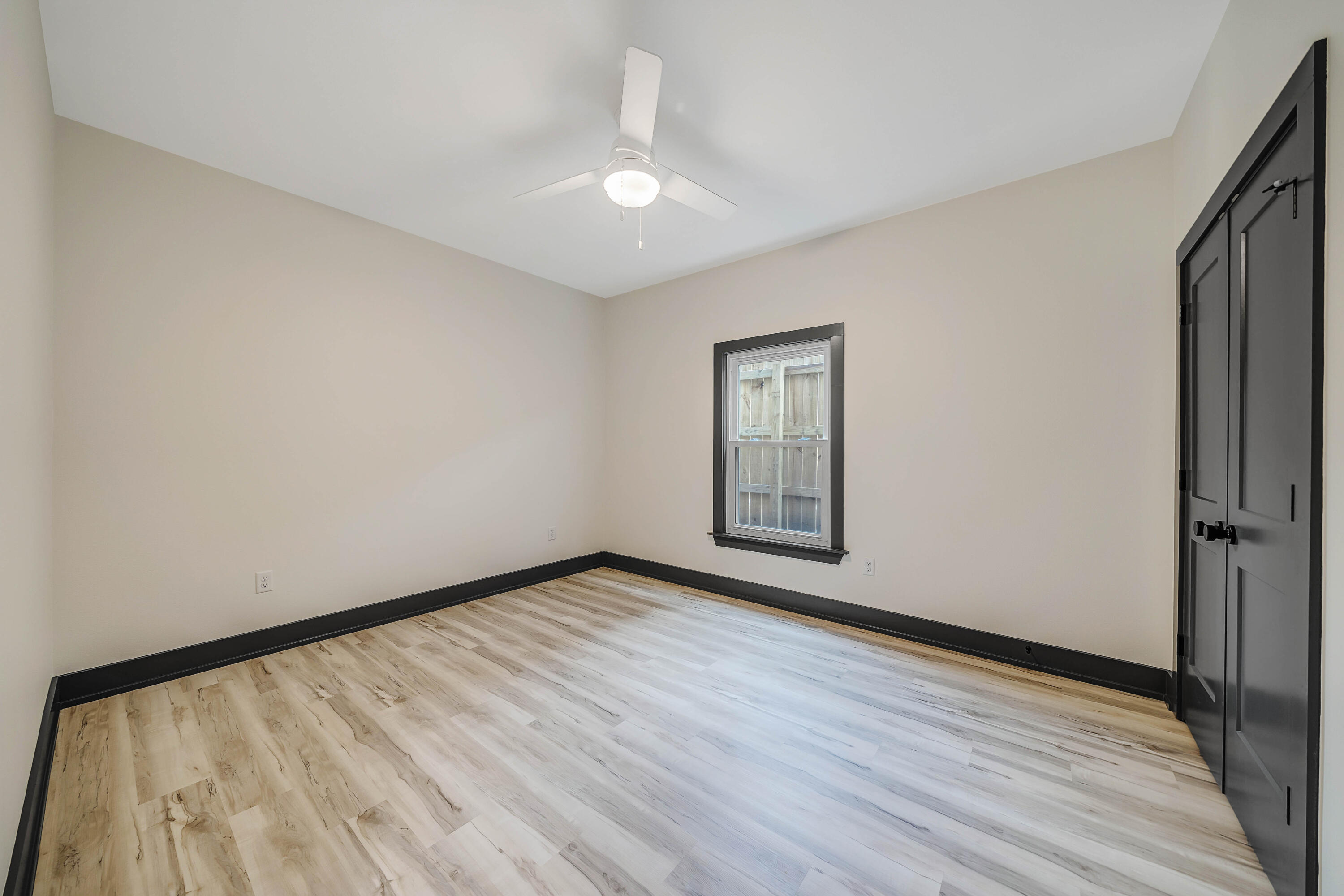 LAGUNA BEACH - Residential