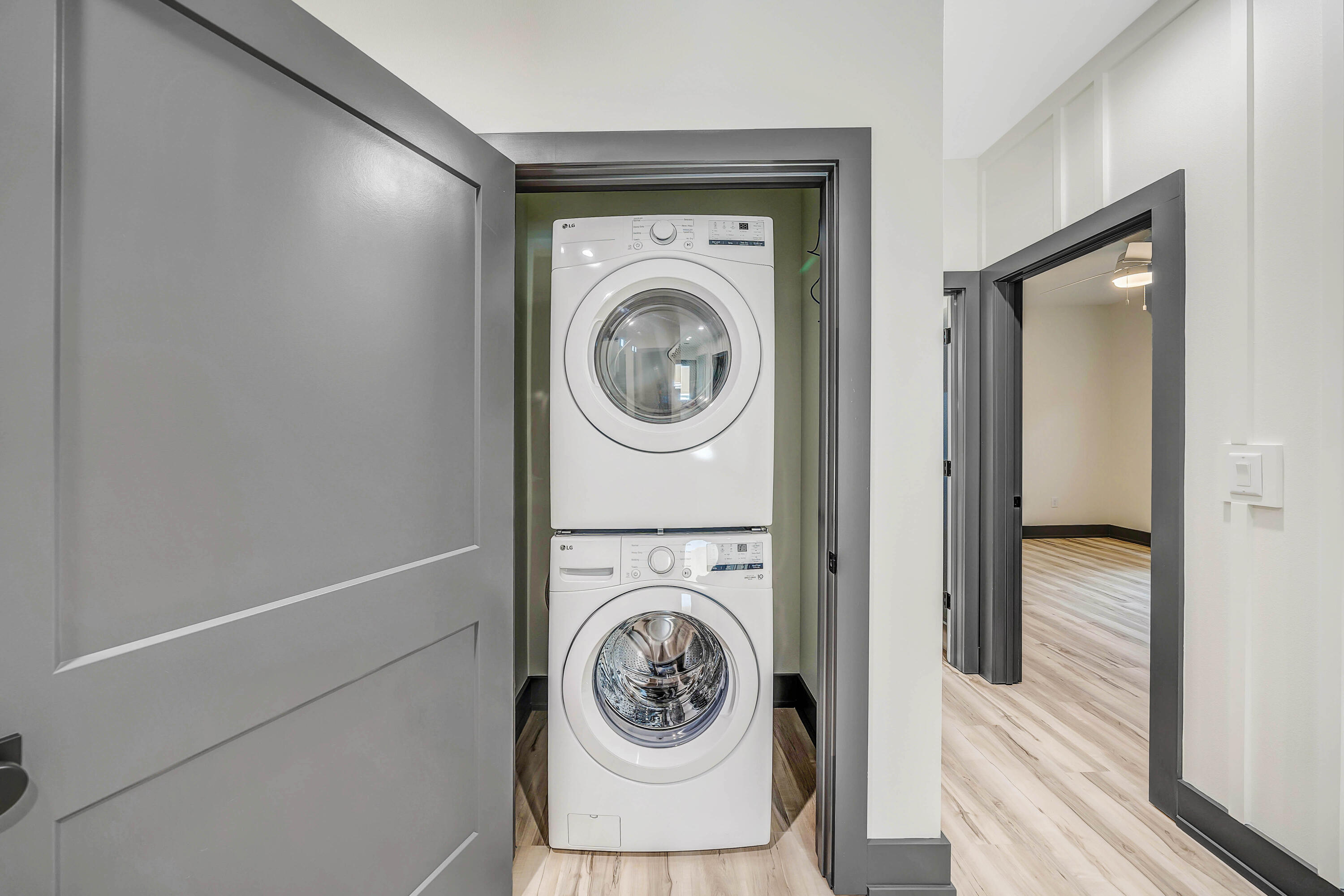 LAGUNA BEACH - Residential