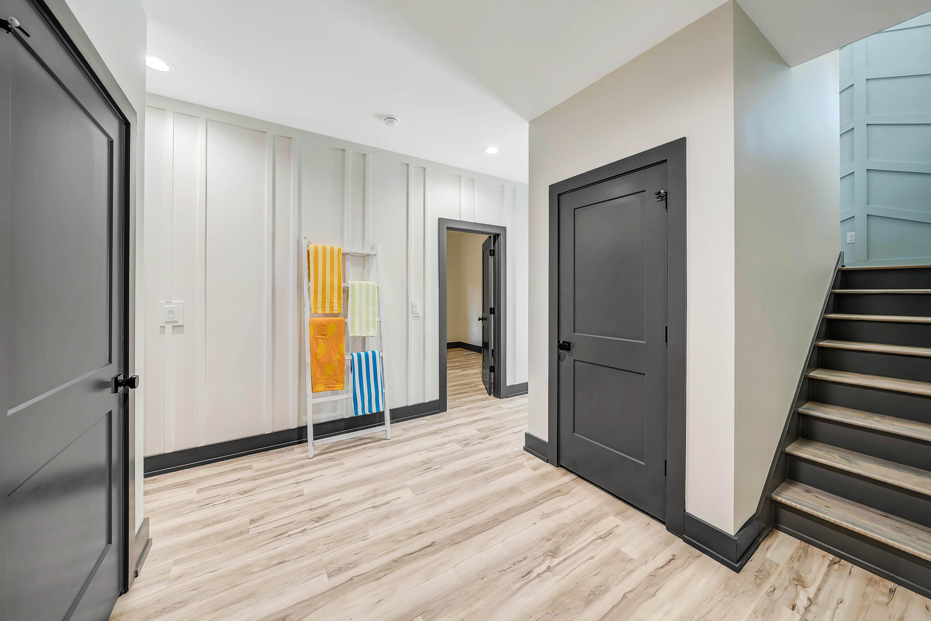 LAGUNA BEACH - Residential