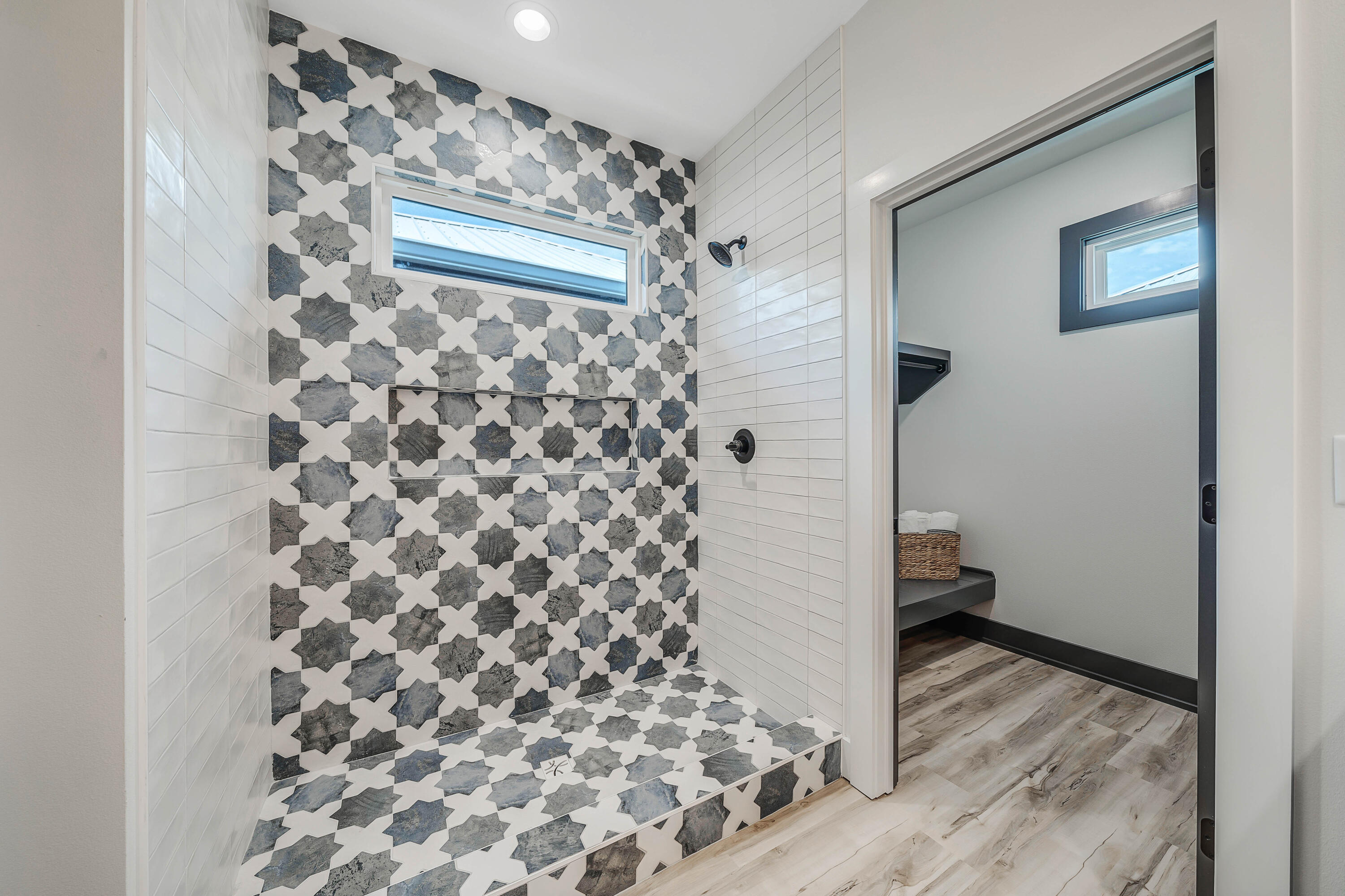 LAGUNA BEACH - Residential