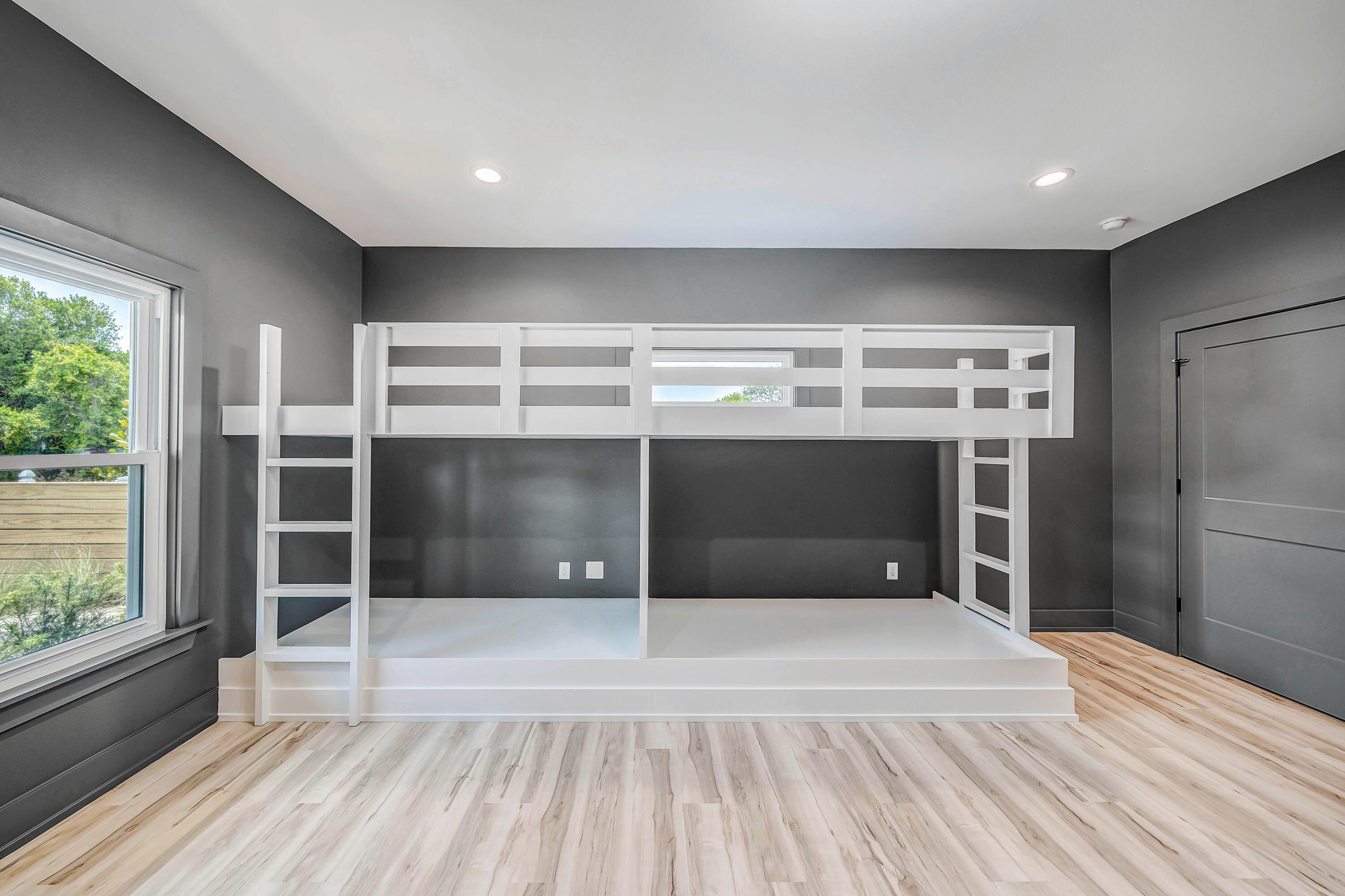 LAGUNA BEACH - Residential