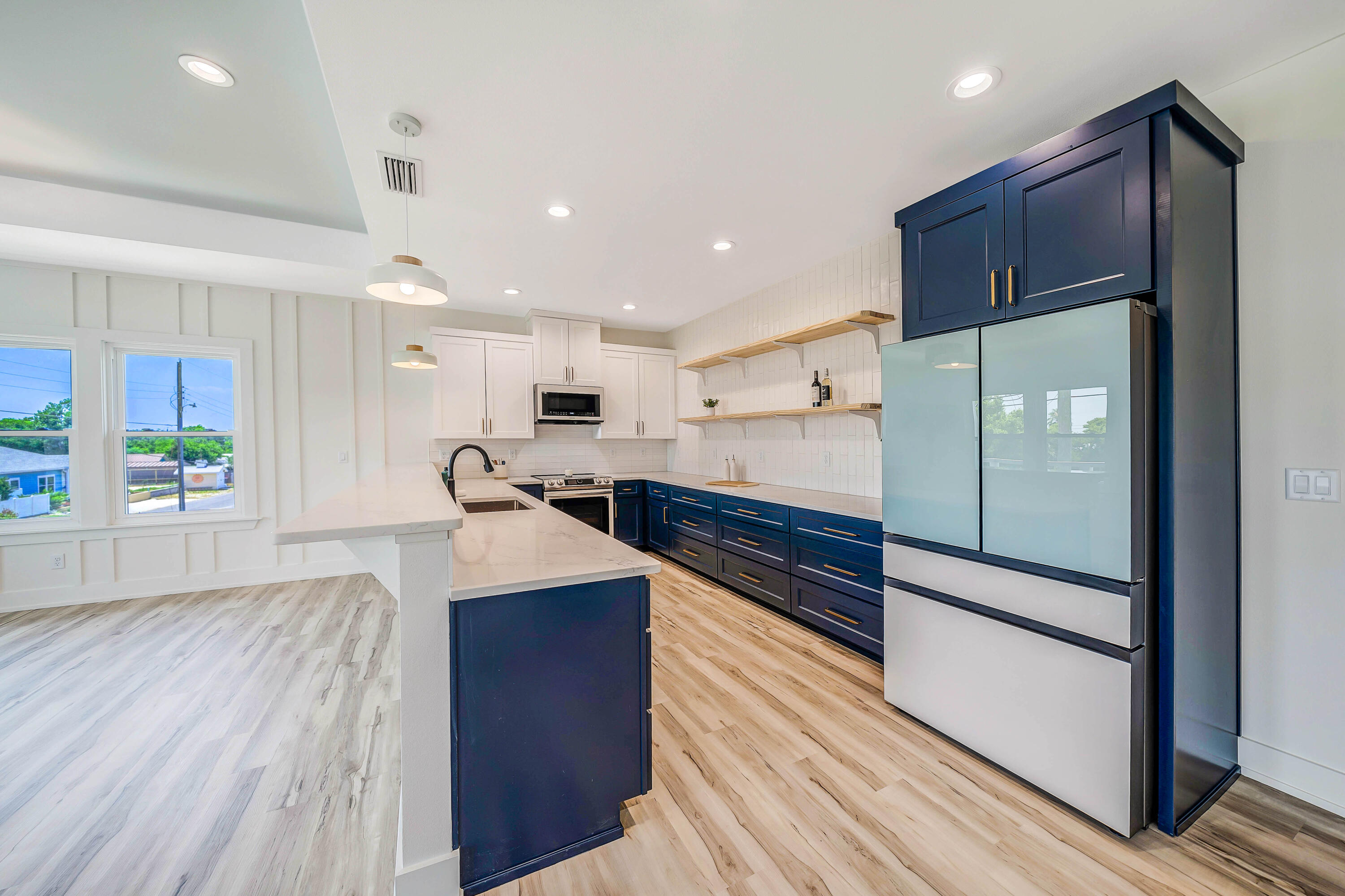 LAGUNA BEACH - Residential