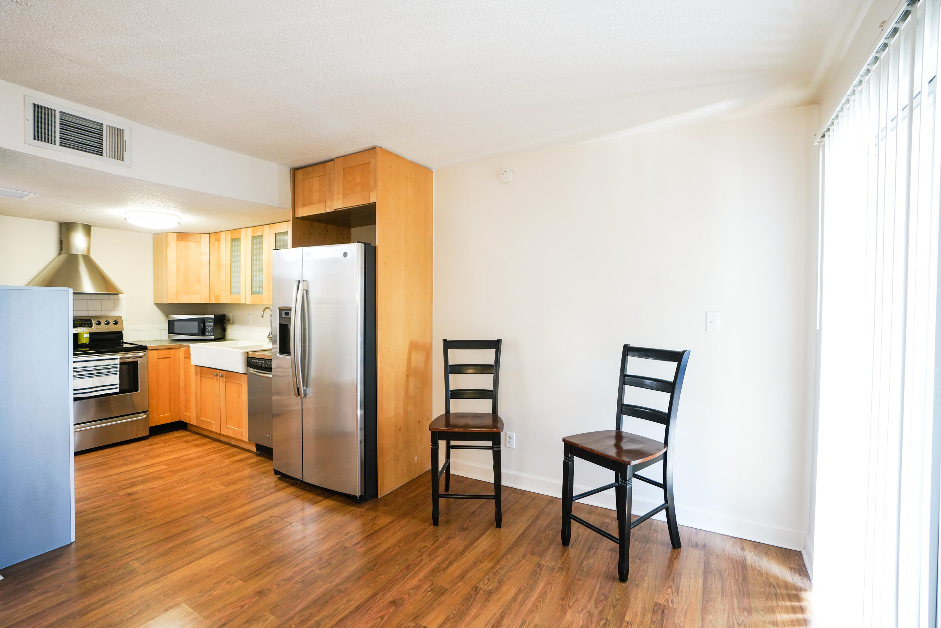 FINISTERRA CONDO - Residential