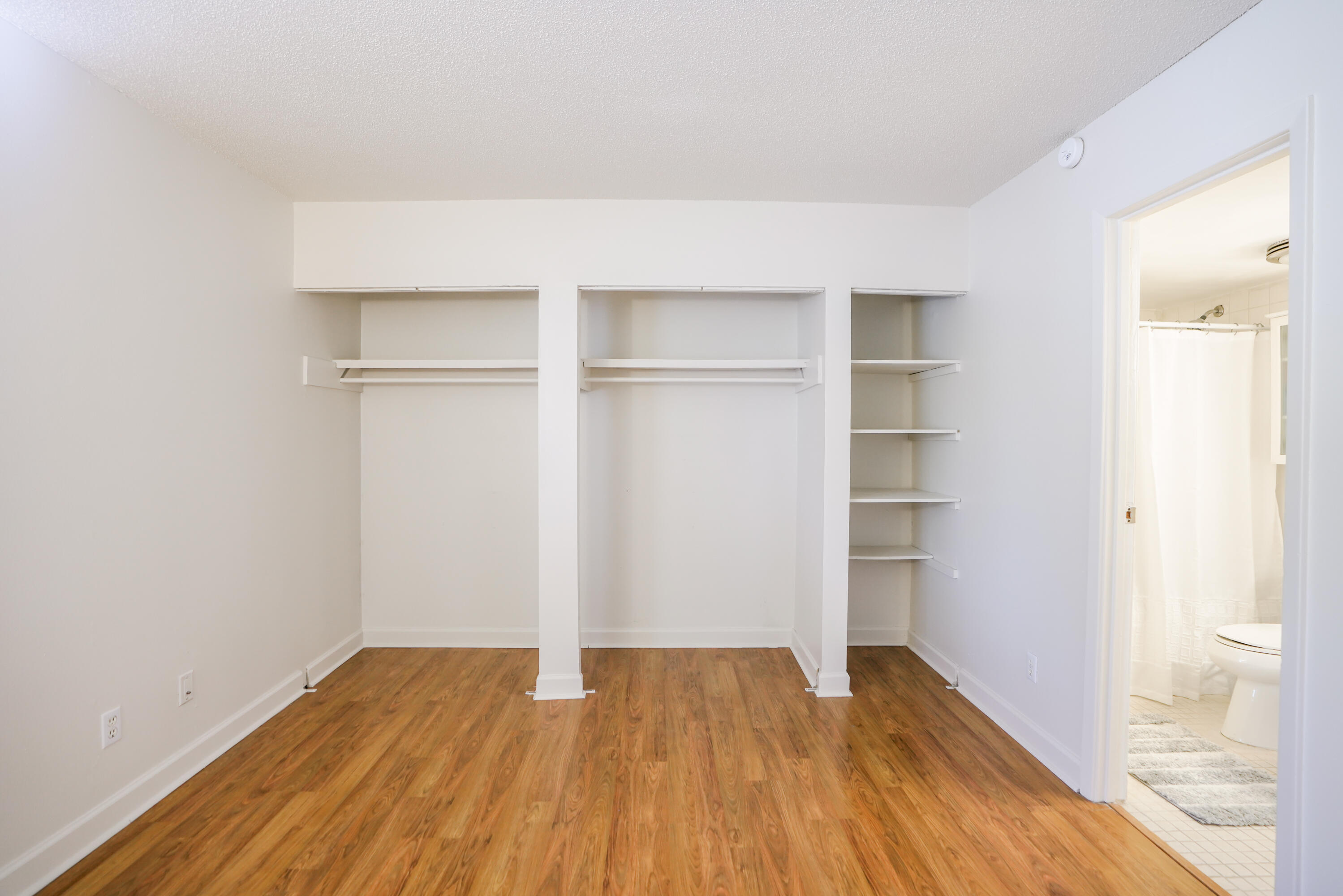 FINISTERRA CONDO - Residential