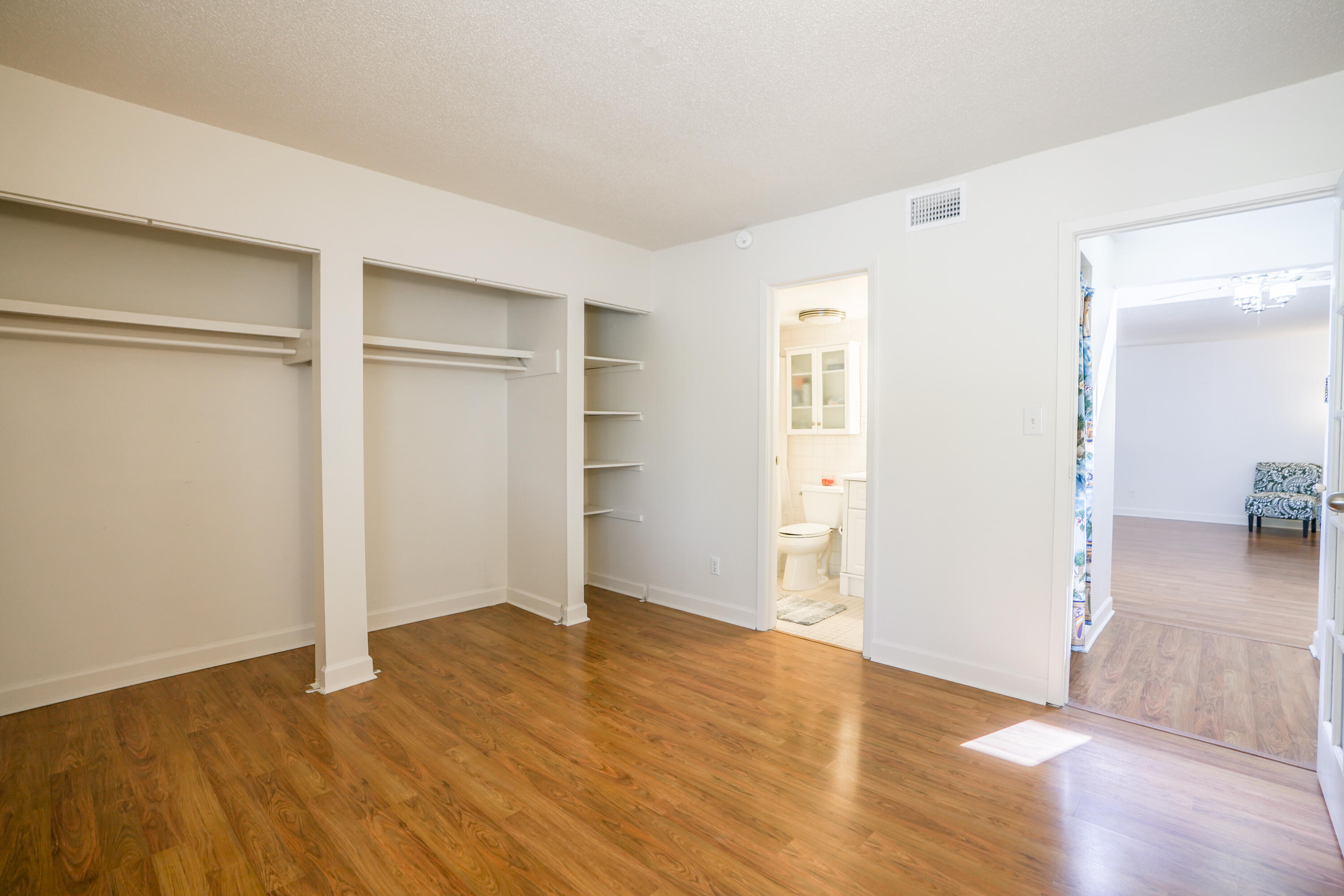 FINISTERRA CONDO - Residential