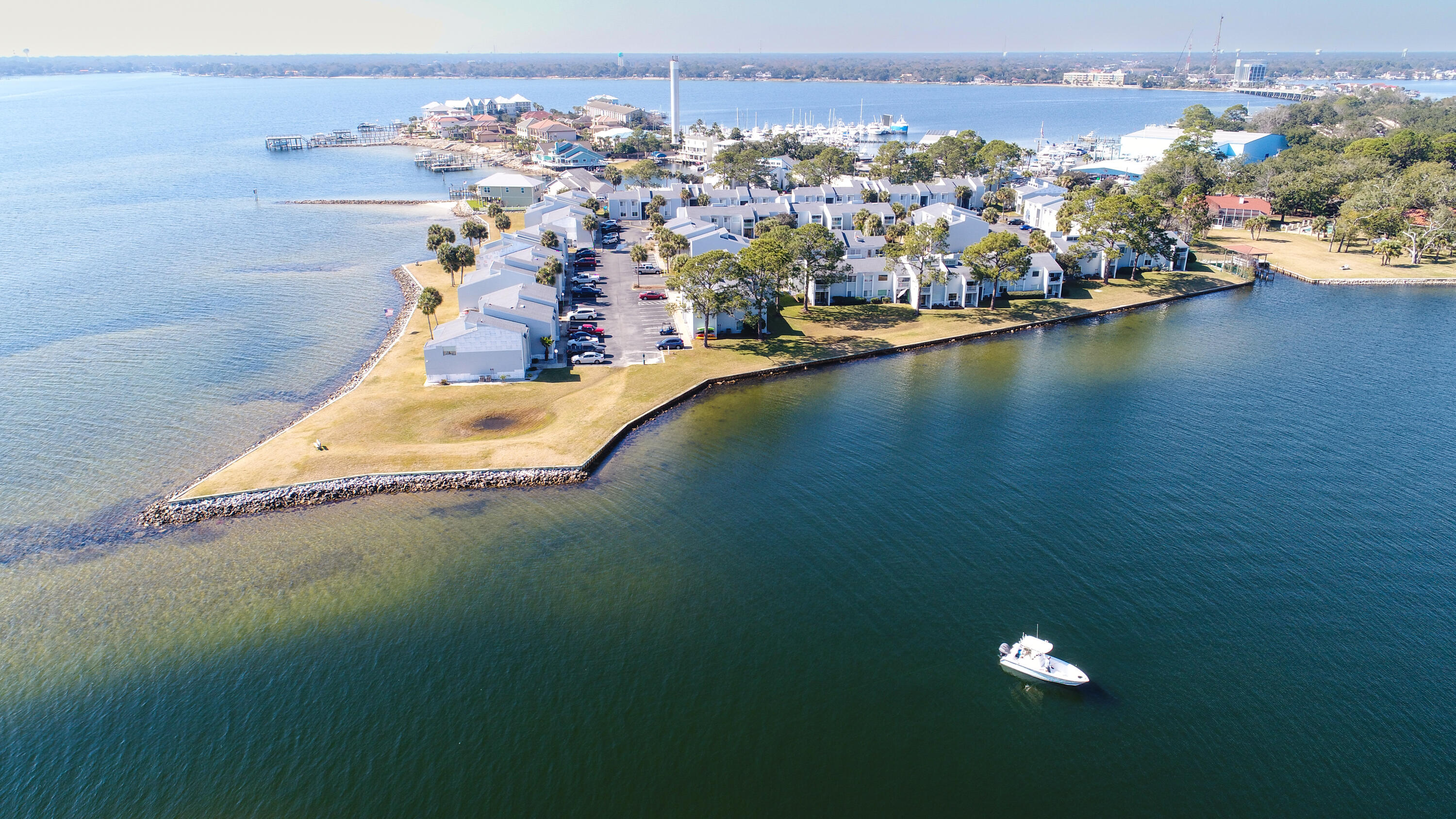 FINISTERRA CONDO - Residential