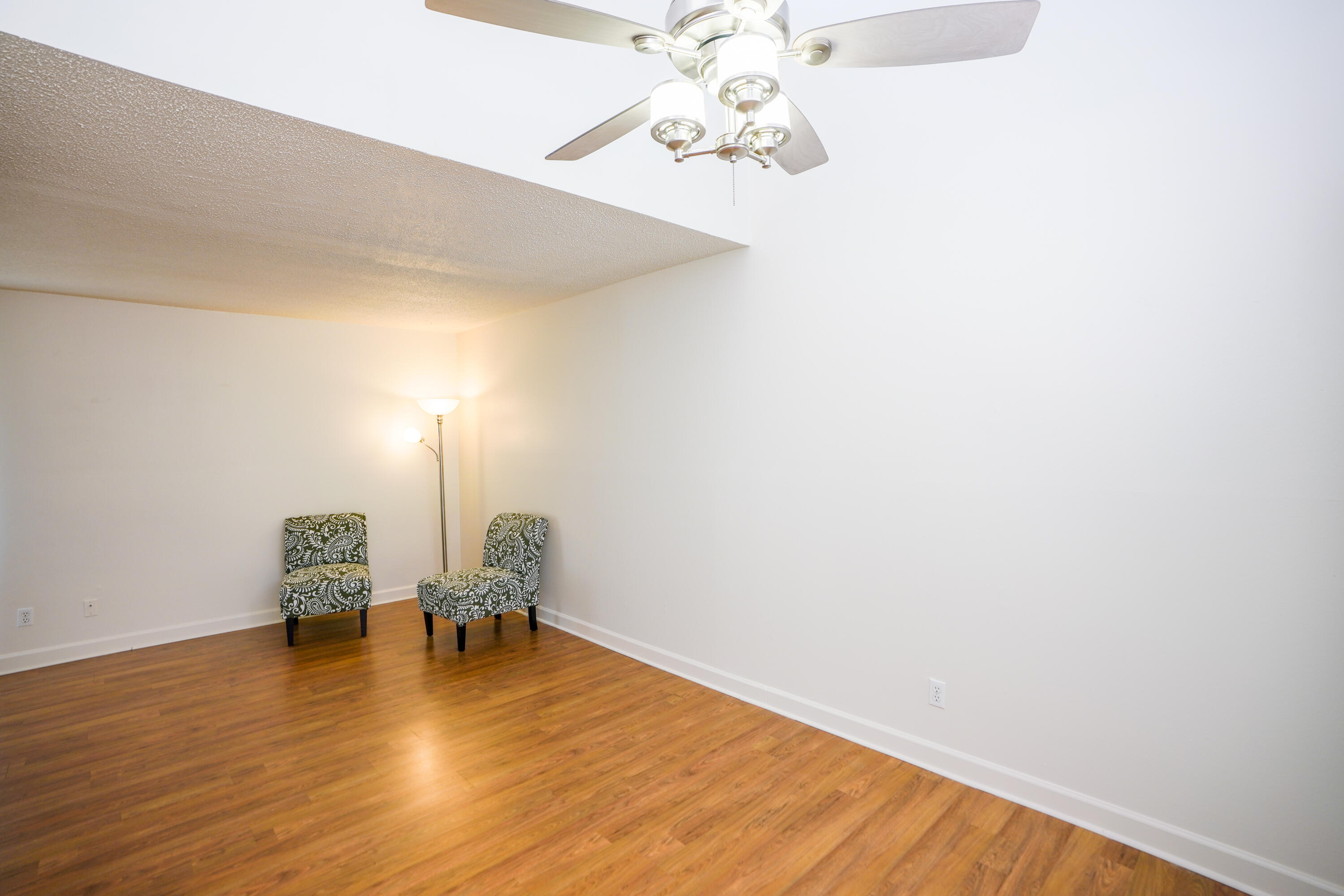 FINISTERRA CONDO - Residential