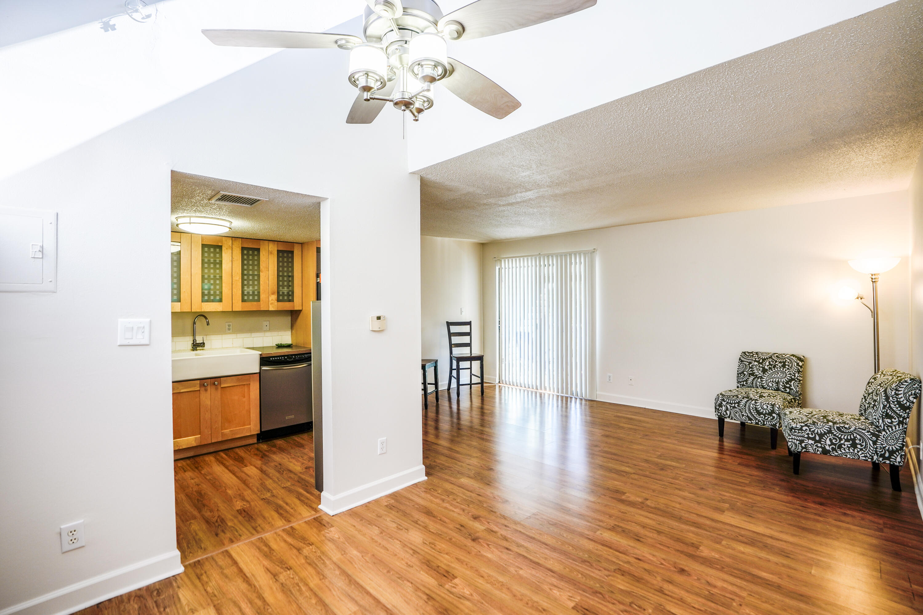 FINISTERRA CONDO - Residential