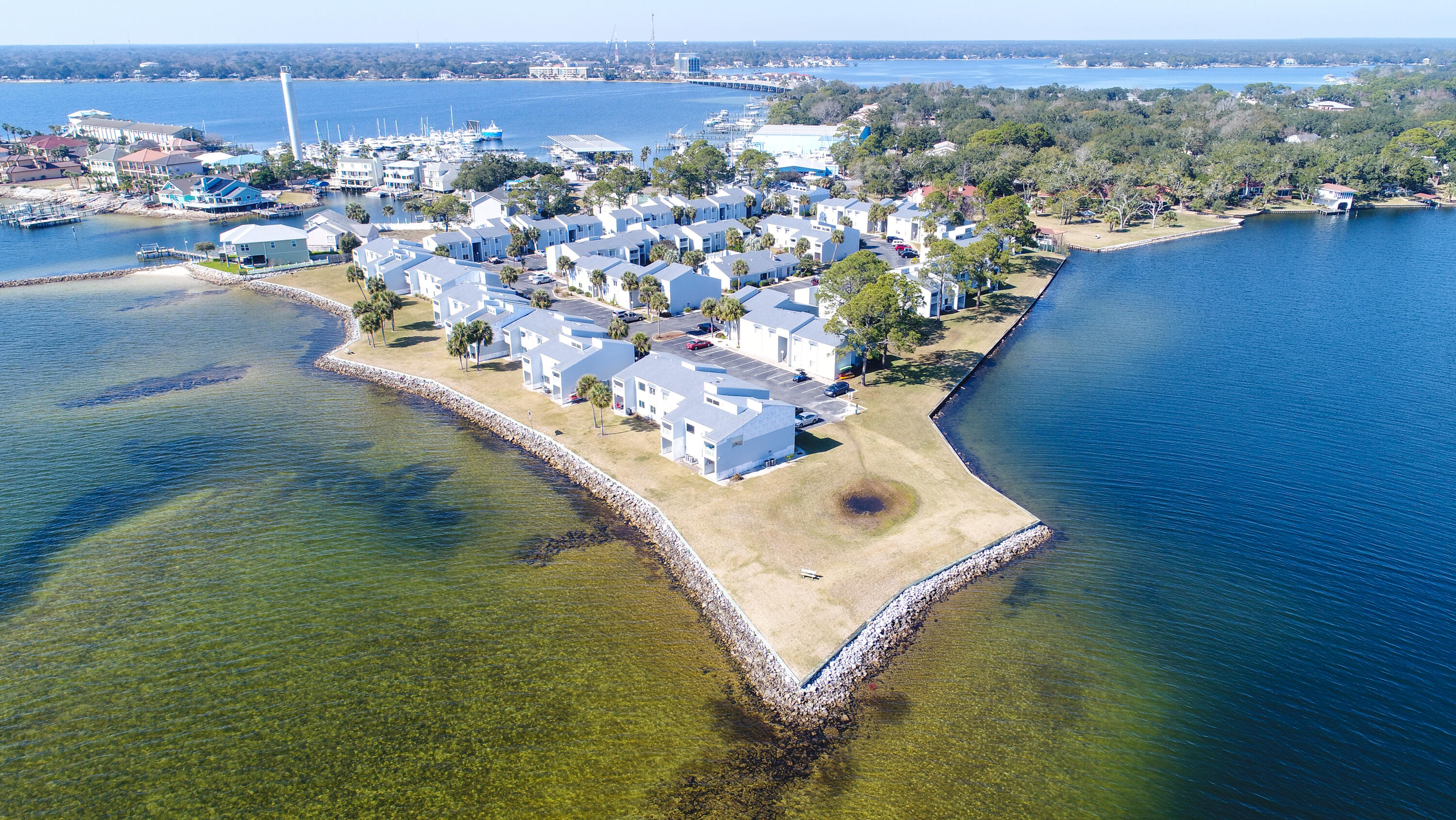 FINISTERRA CONDO - Residential