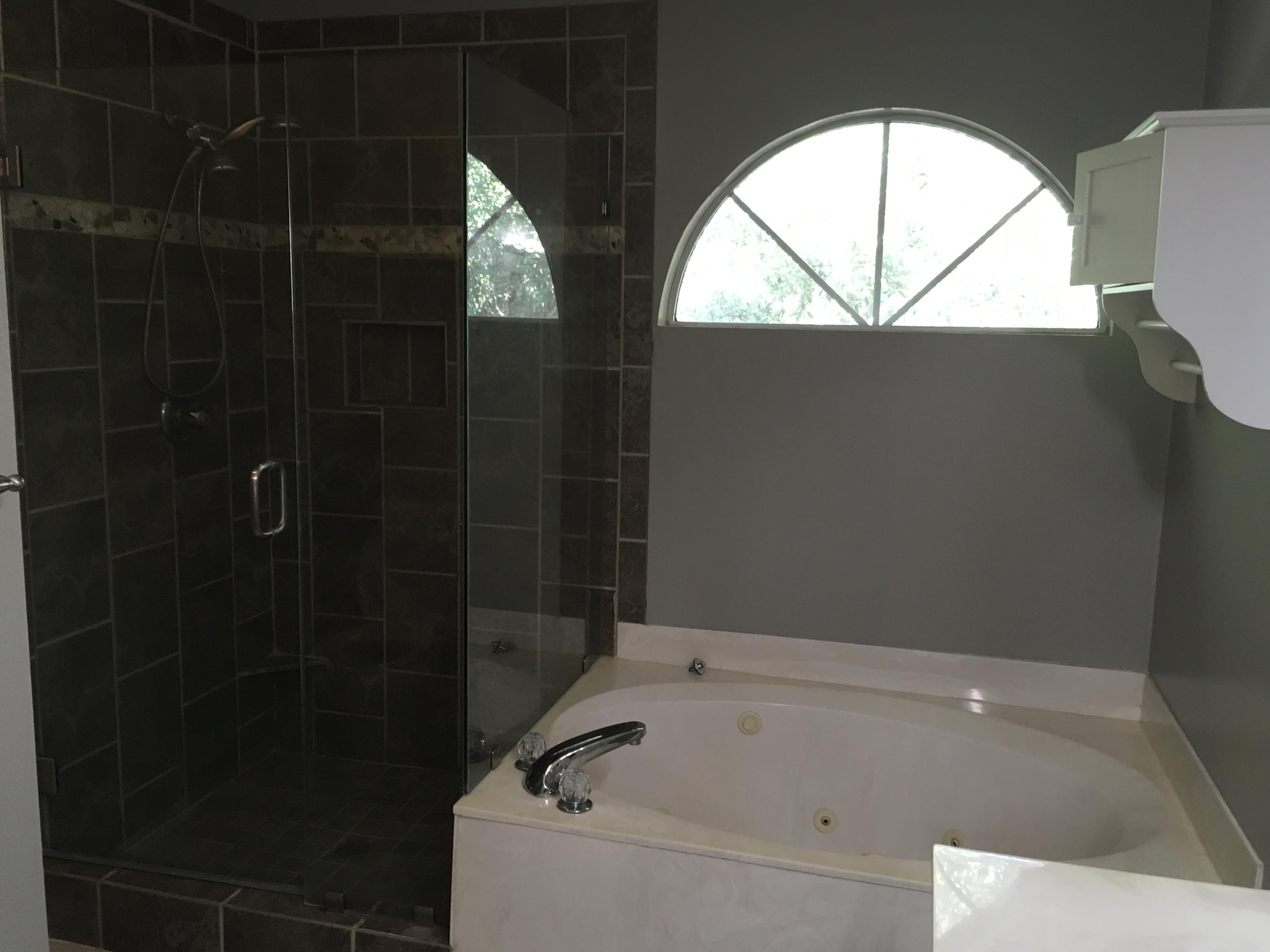 COLLEGE OAKS - Residential Lease