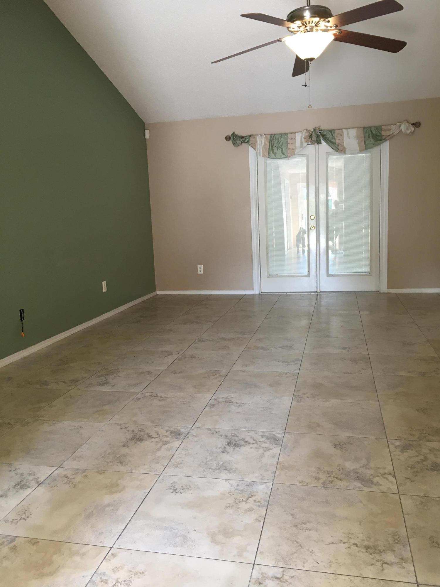 COLLEGE OAKS - Residential Lease