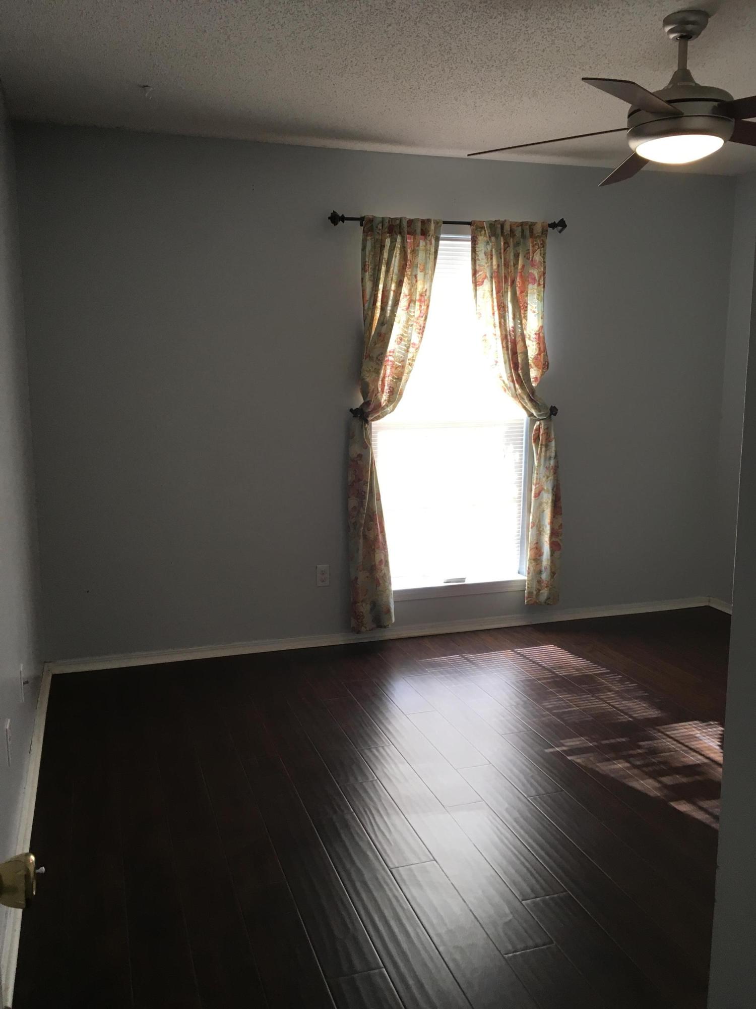 COLLEGE OAKS - Residential Lease