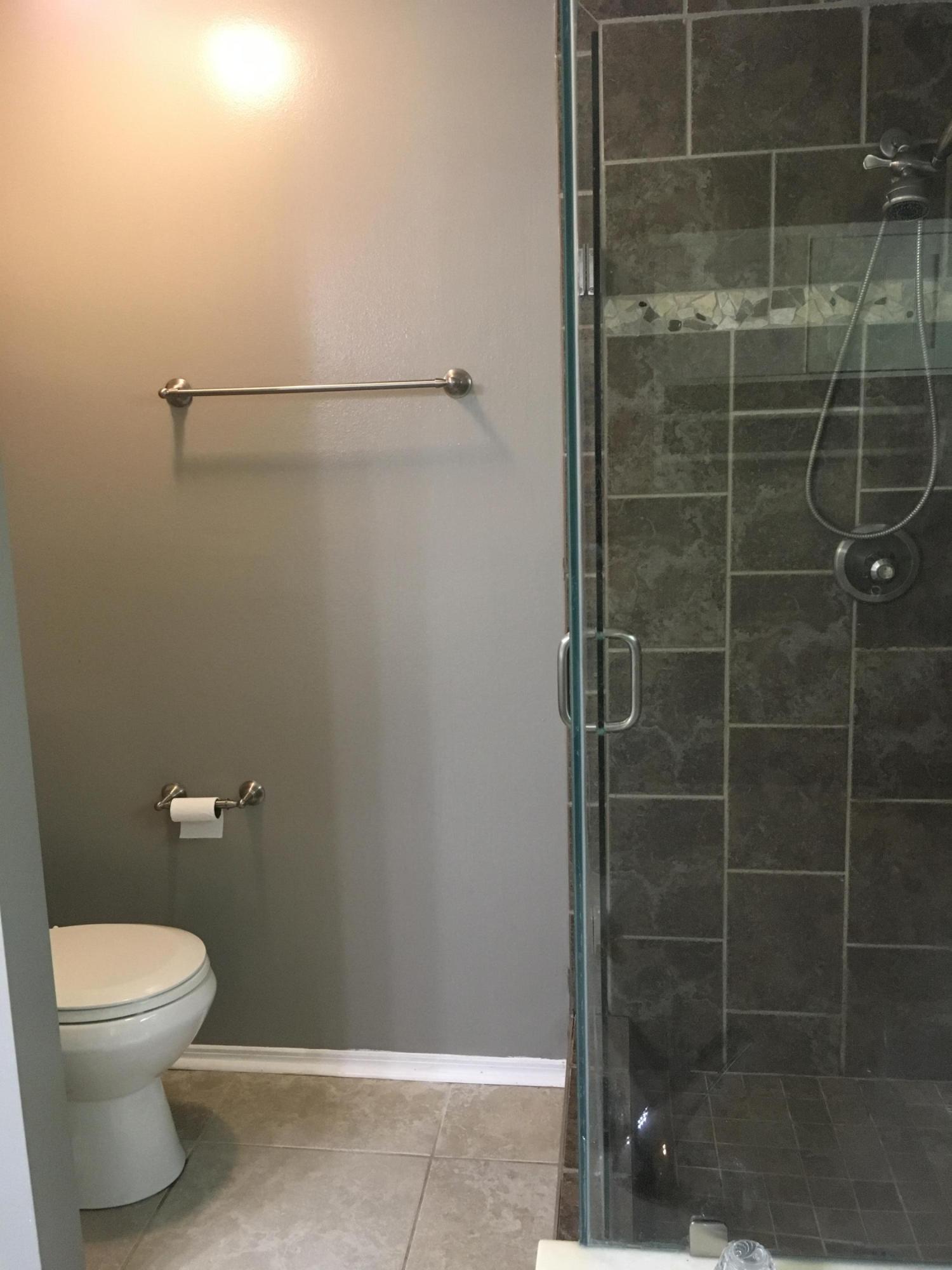 COLLEGE OAKS - Residential Lease