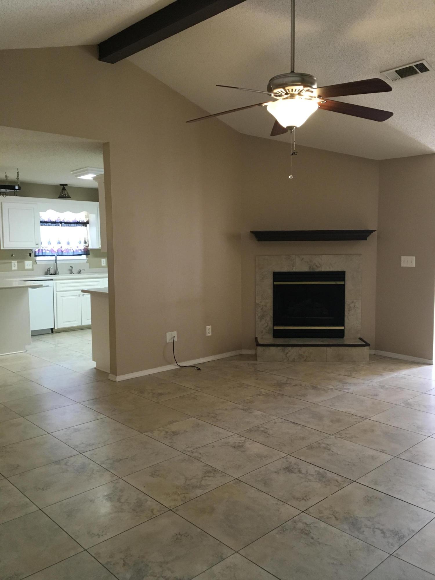 COLLEGE OAKS - Residential Lease