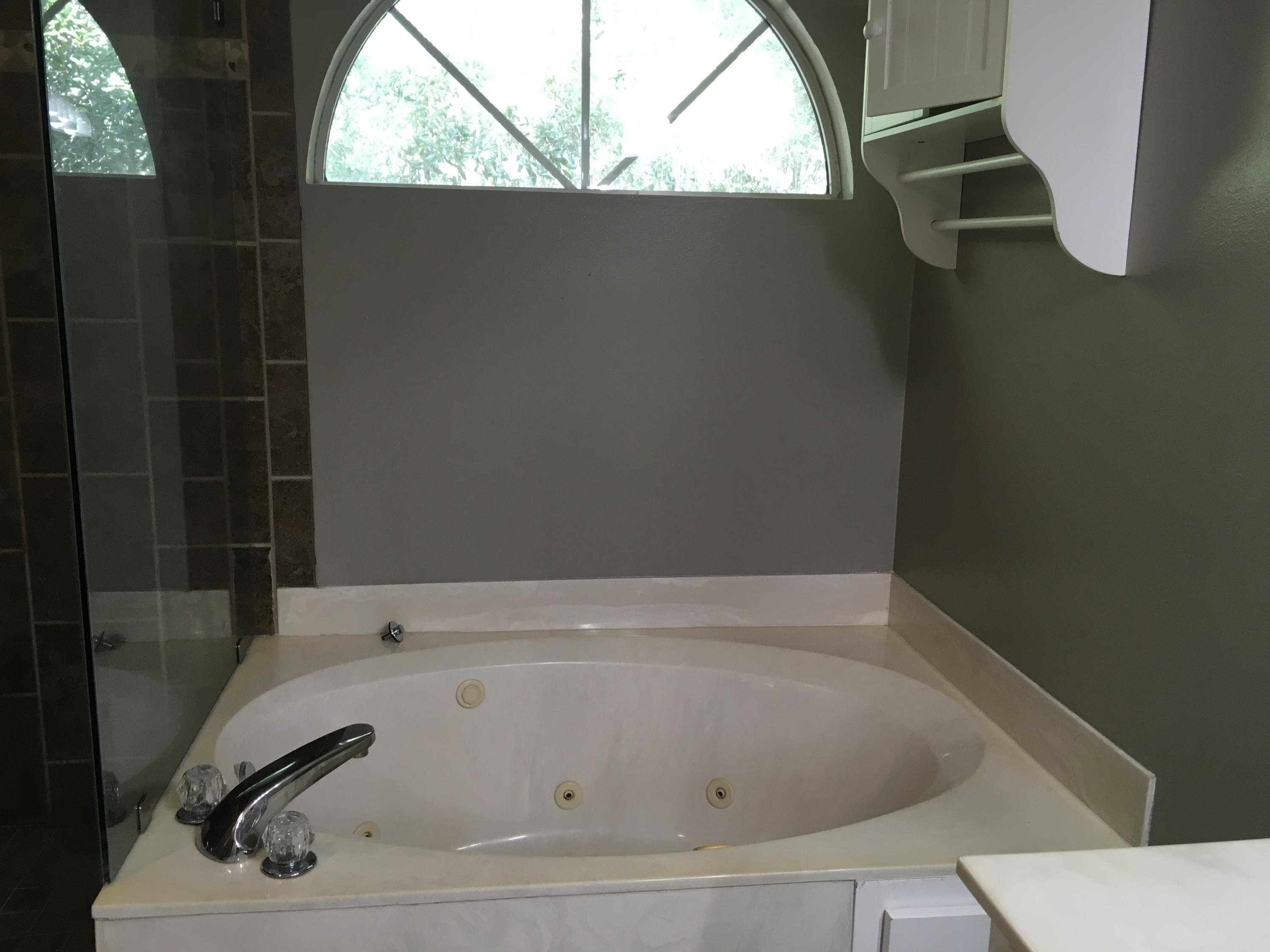 COLLEGE OAKS - Residential Lease