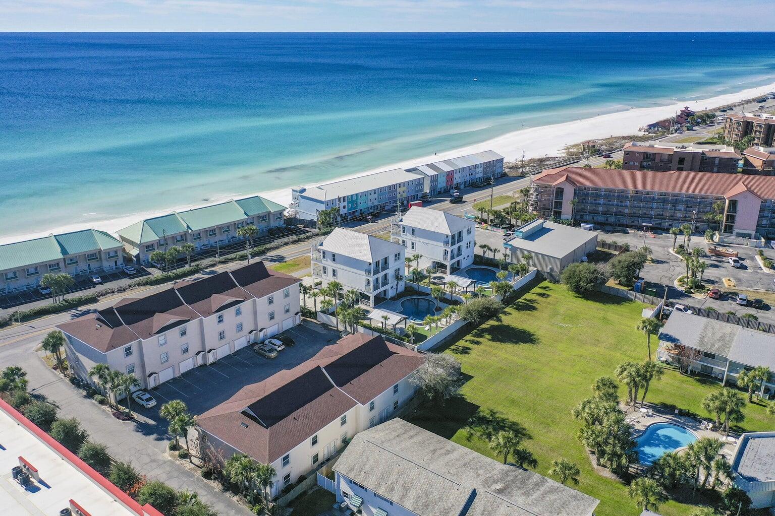 Royal Seaesta - Residential