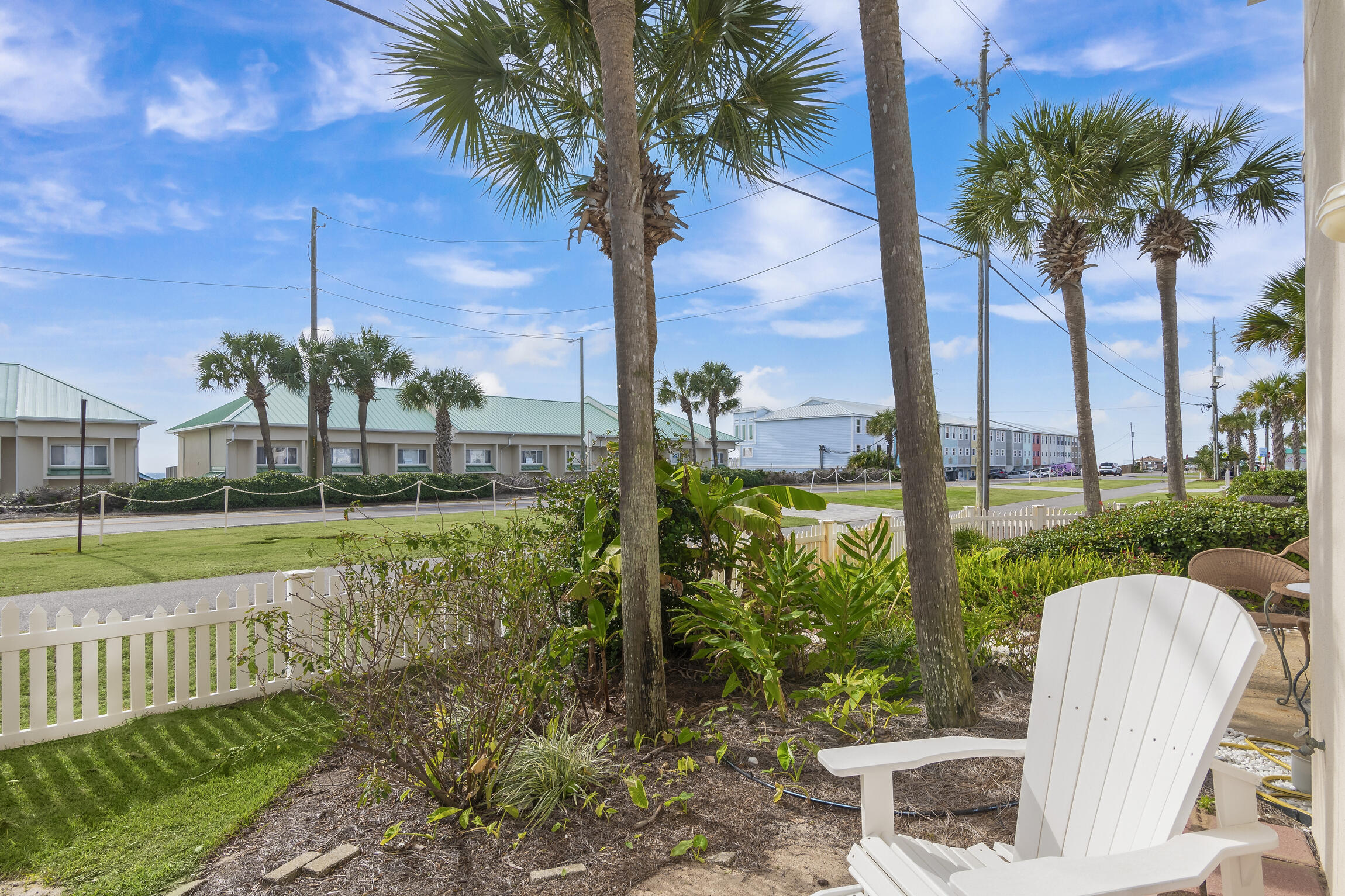 Royal Seaesta - Residential