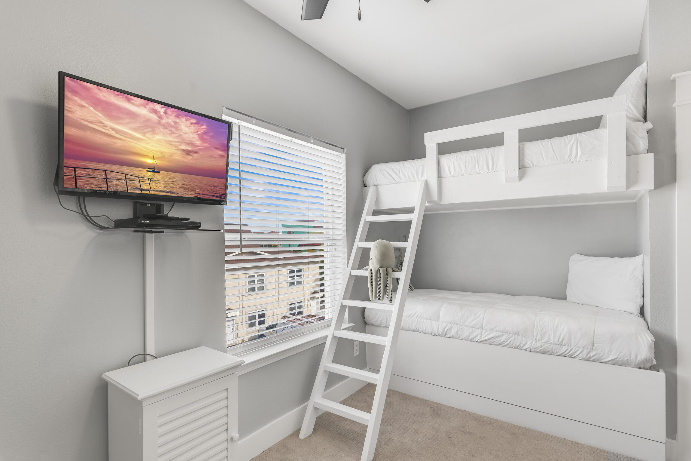 Royal Seaesta - Residential
