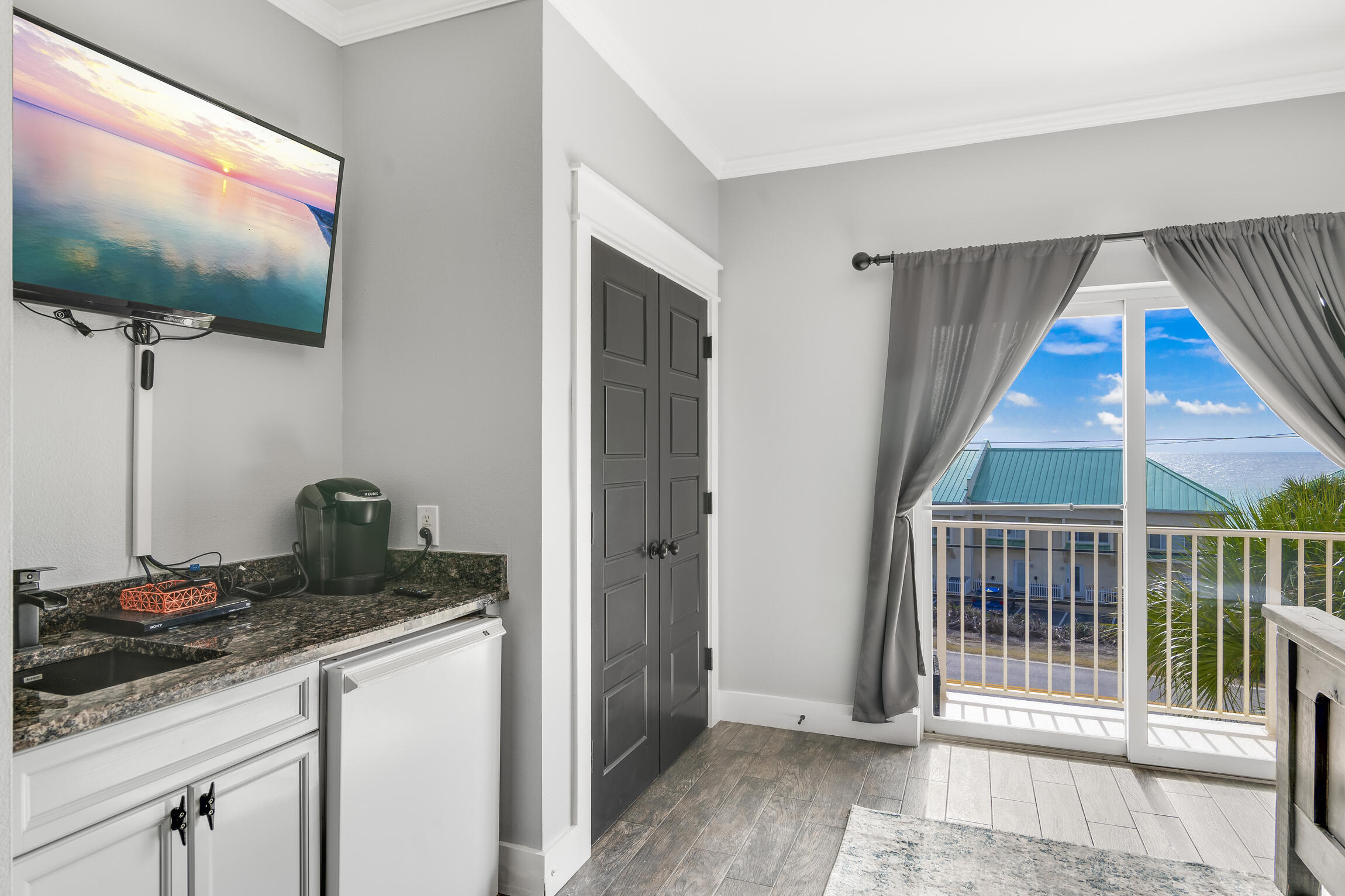 Royal Seaesta - Residential