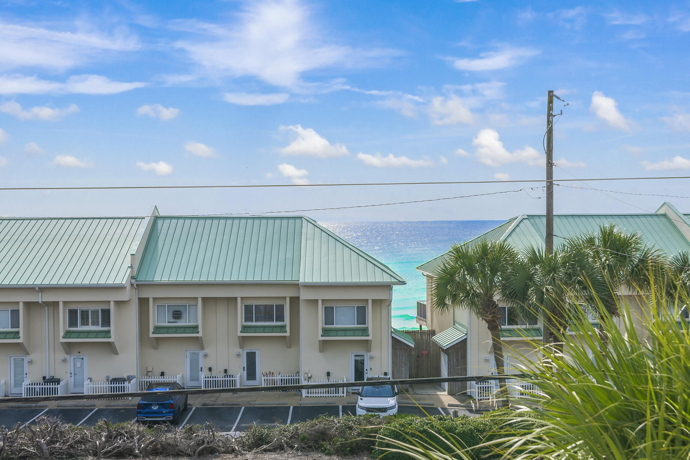 Royal Seaesta - Residential