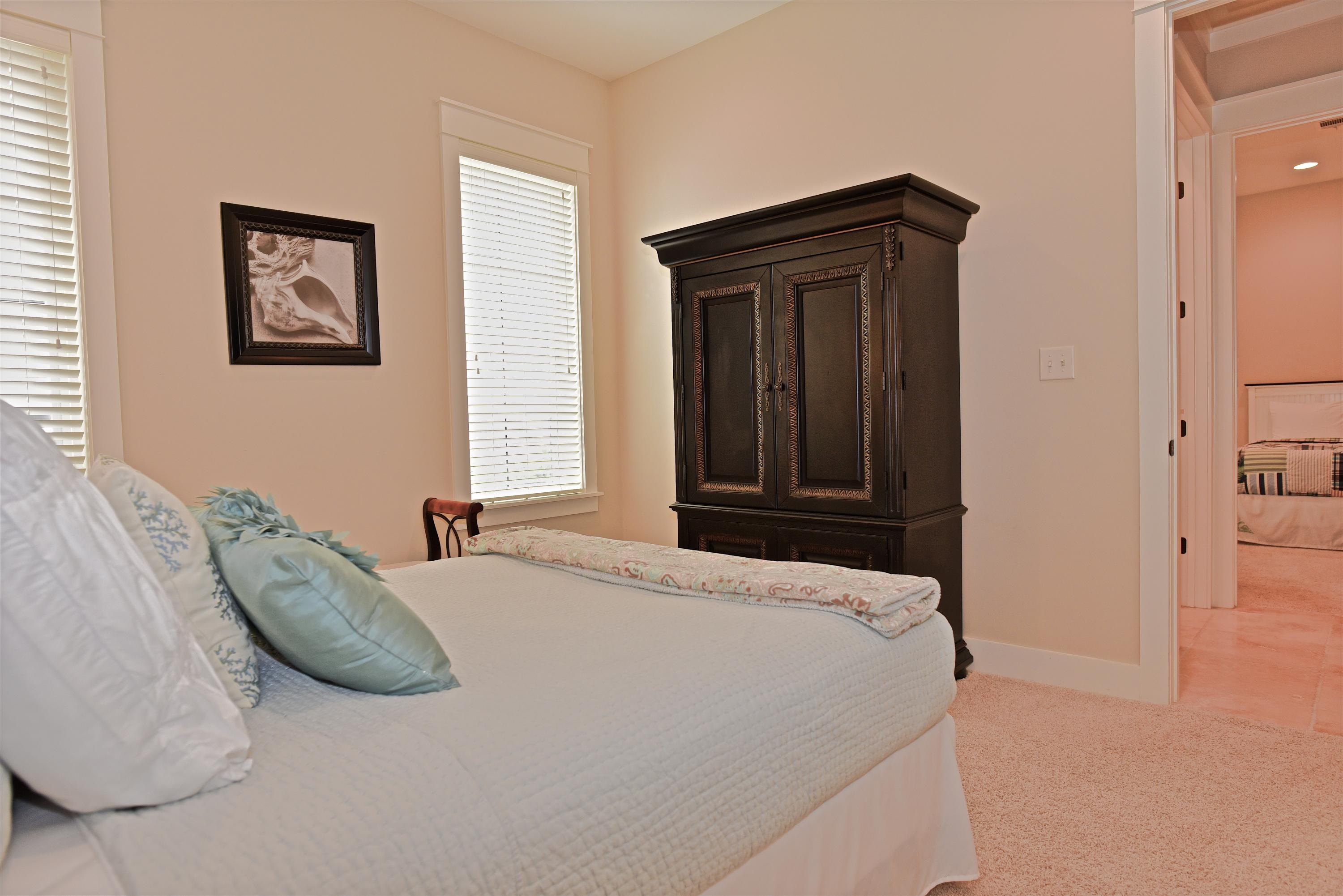 BUNGALOS AT SANDESTIN - Residential Lease