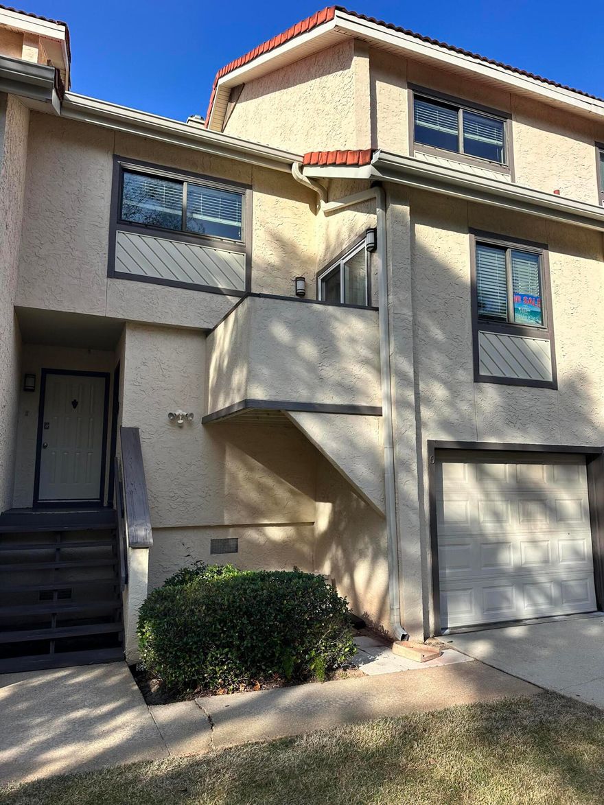 Updated townhouse on the Bay in much desired community of Bluewater Bay. You can walk to the Bluewater Bay Marina and enjoy meals at LJ Schooners, or enjoy sunsets on the Bay from your back balcony. 3 bedrooms (bedroom 2 has a full bonus loft), 2 full bathrooms, and 1 half bathroom. The kitchen was updated recently with all new cabinets, solid surface countertops, & LVP flooring. The Great Room has cathedral ceilings, a wood burning fireplace, & an amazing water view. There's a sun room off of the dining room where you can also enjoy the water view. This is a great investment opportunity, or a chance to make your home on the Bay.