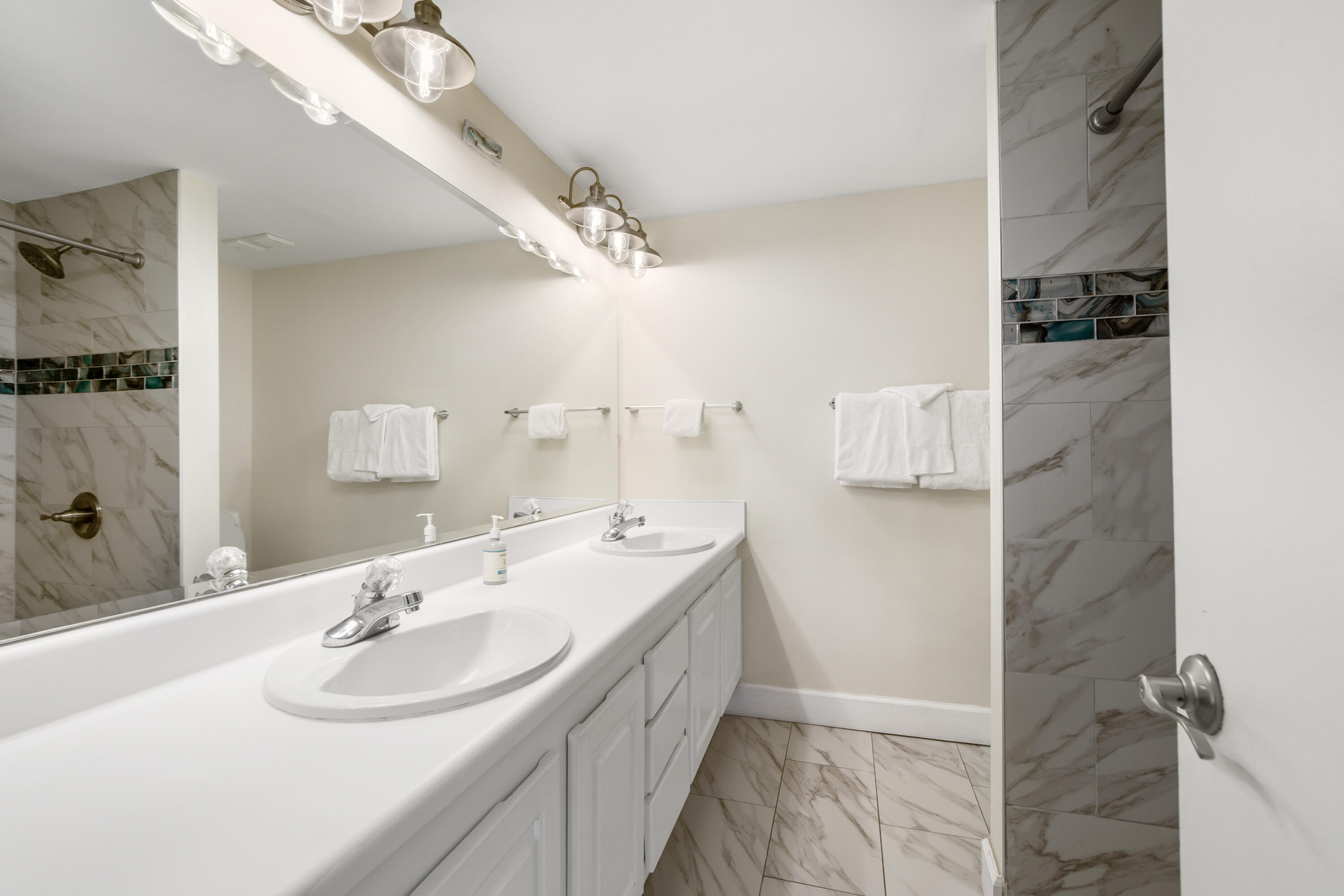 PINNACLE PORT - Residential