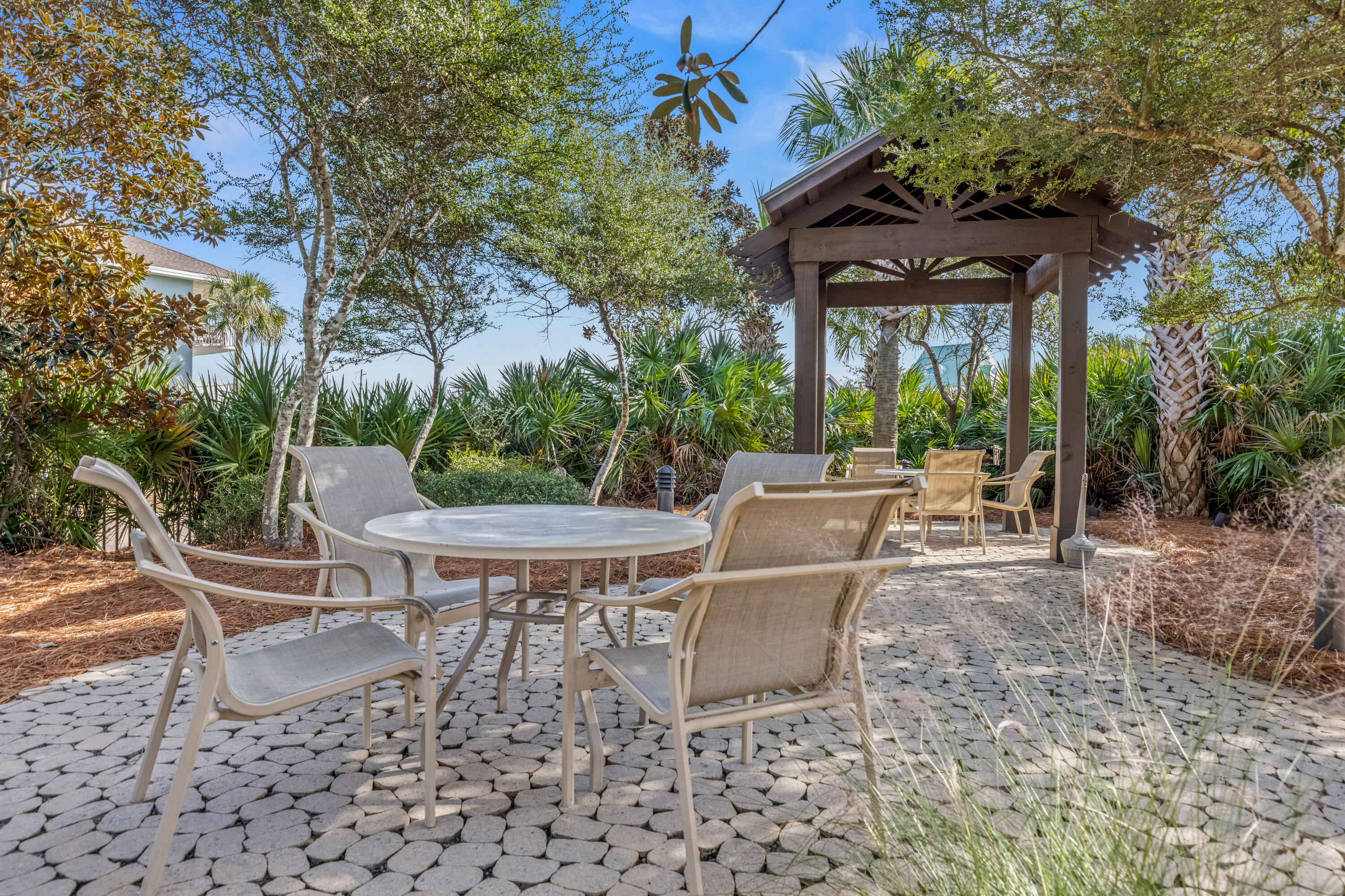 BEACH RESORT - Residential