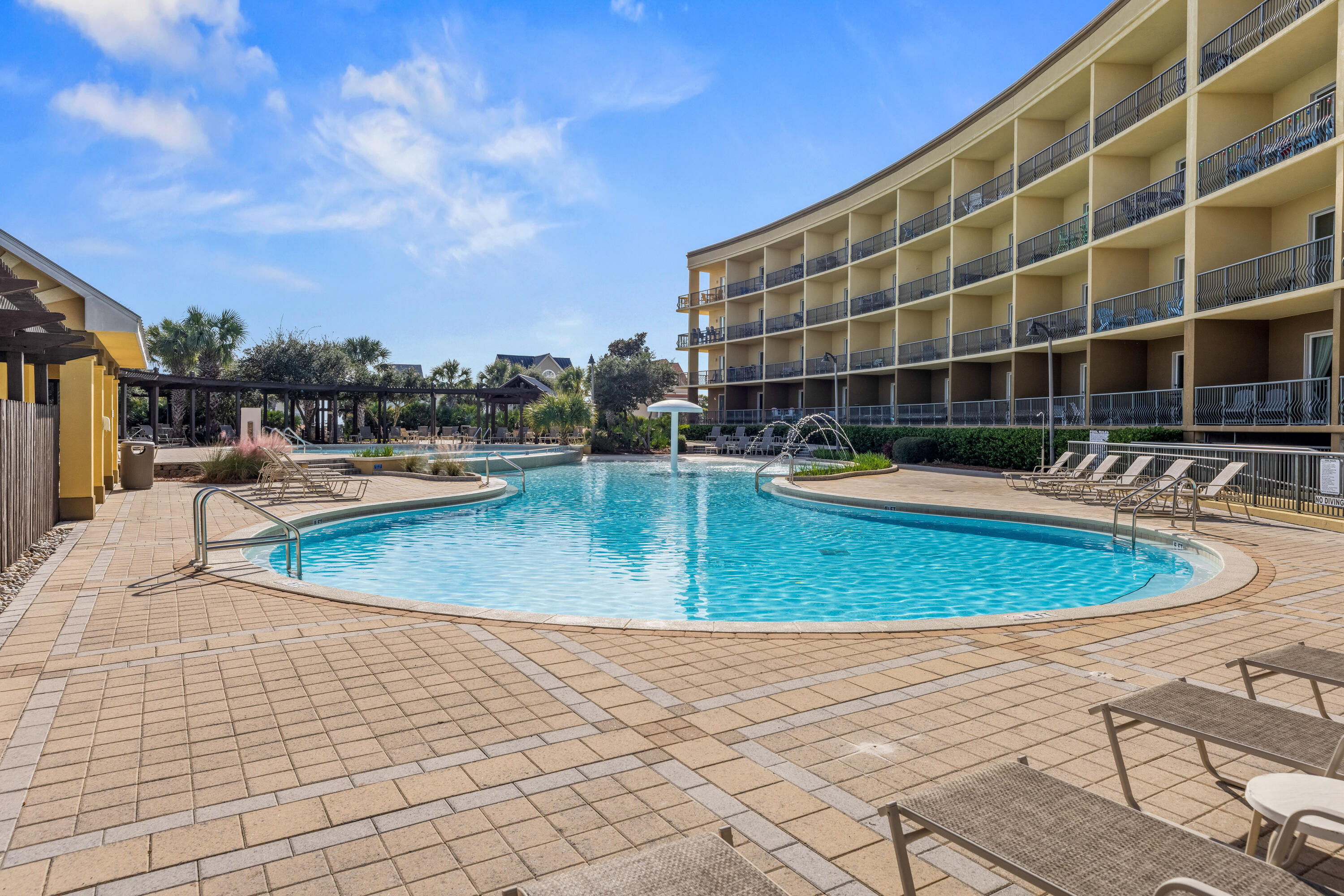 BEACH RESORT - Residential