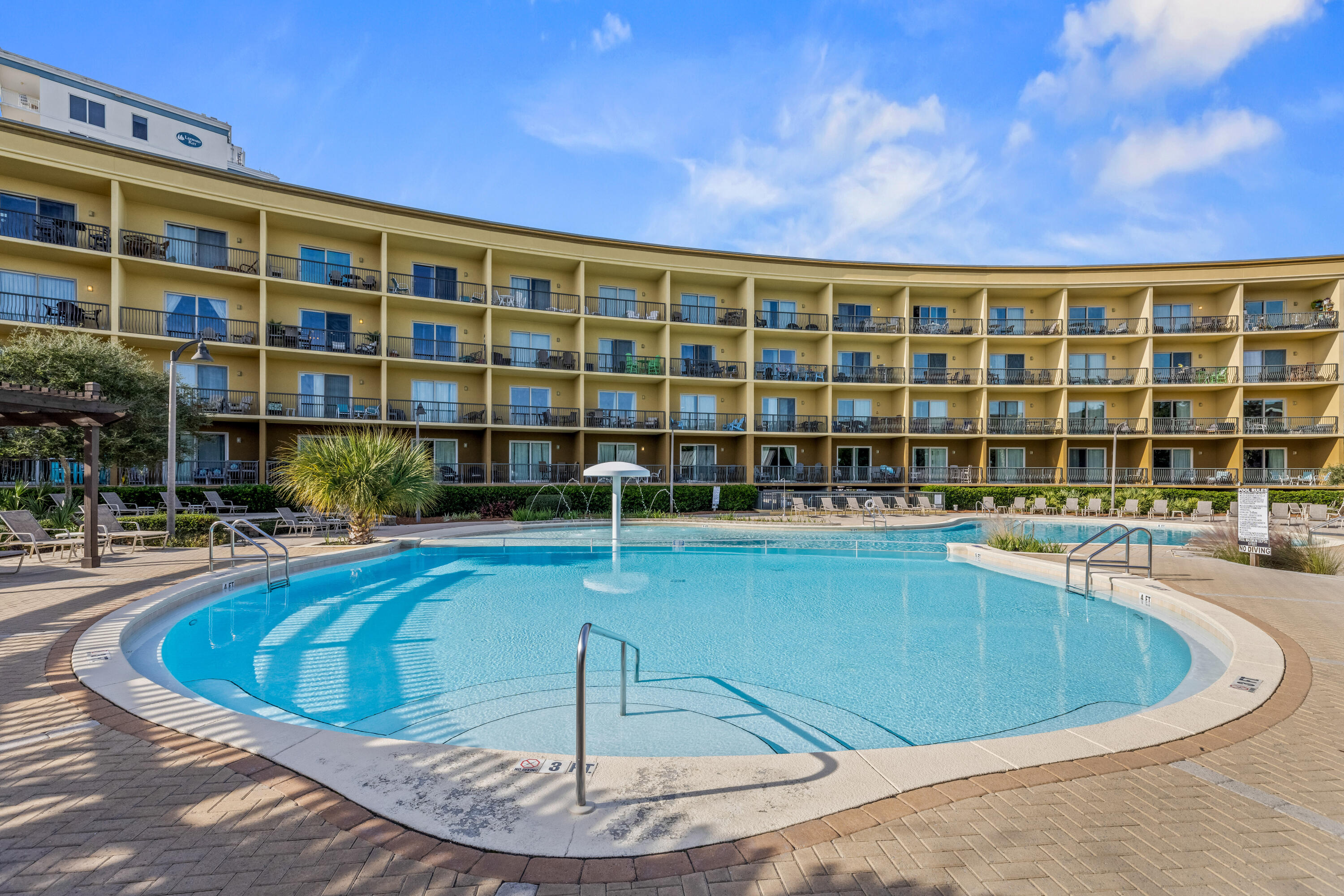 BEACH RESORT - Residential