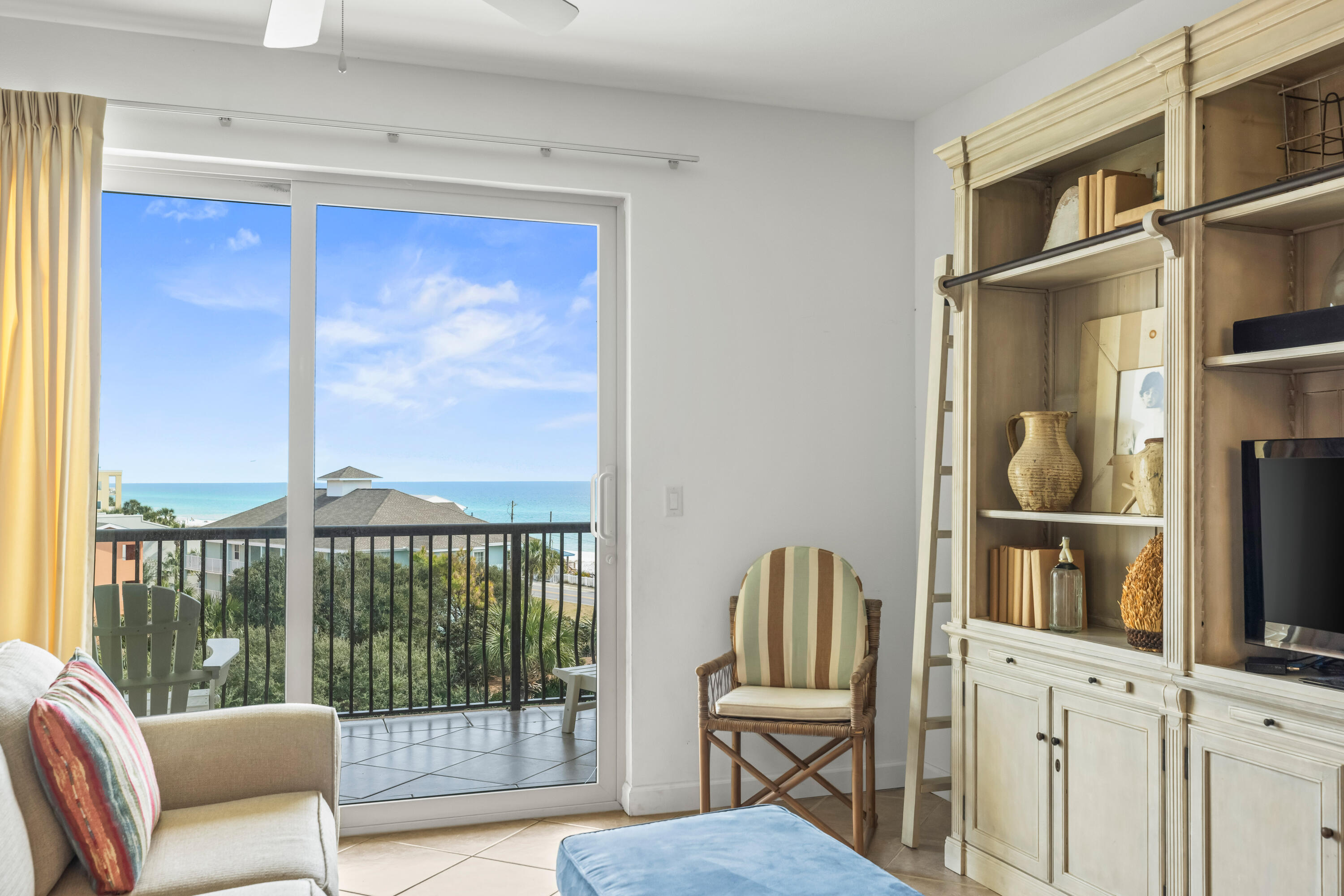 BEACH RESORT - Residential