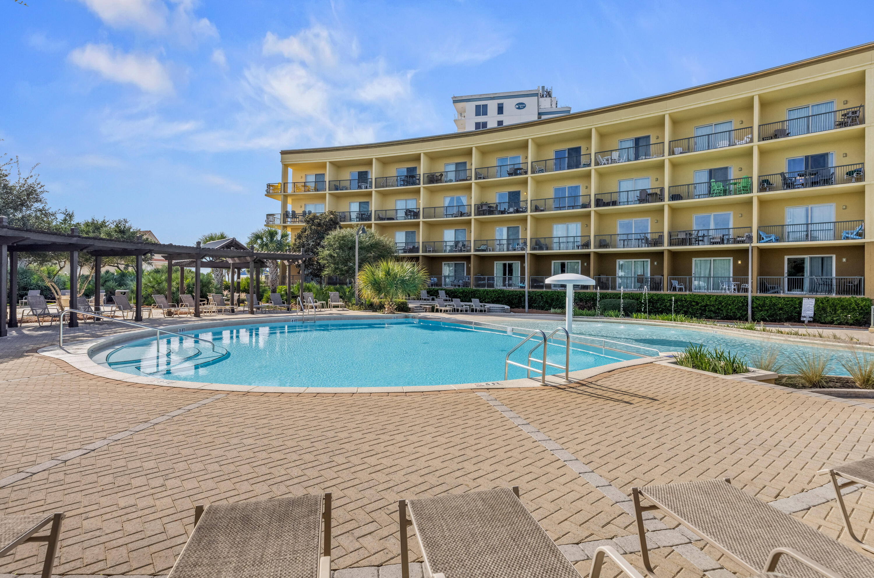 BEACH RESORT - Residential