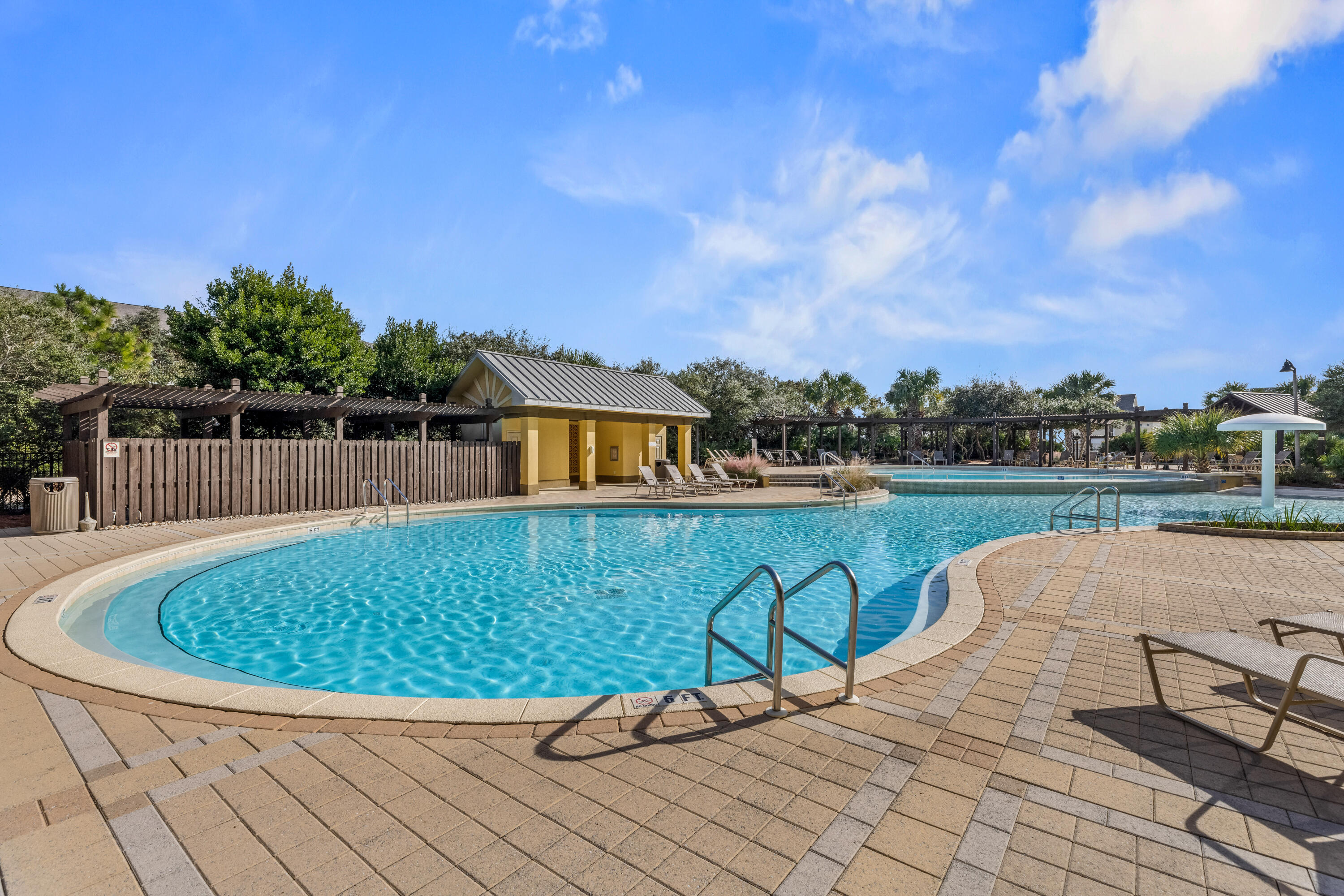 BEACH RESORT - Residential