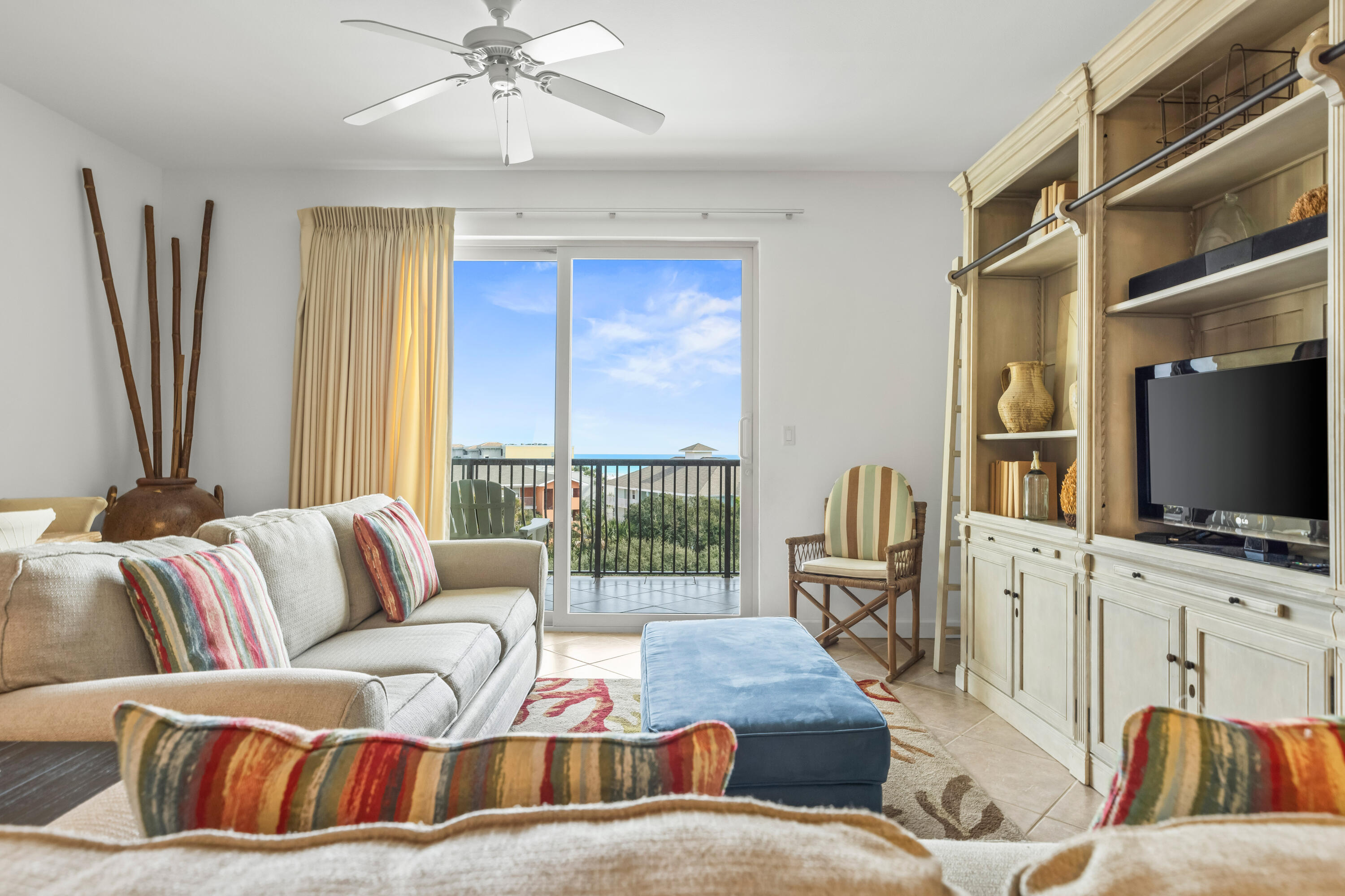 BEACH RESORT - Residential