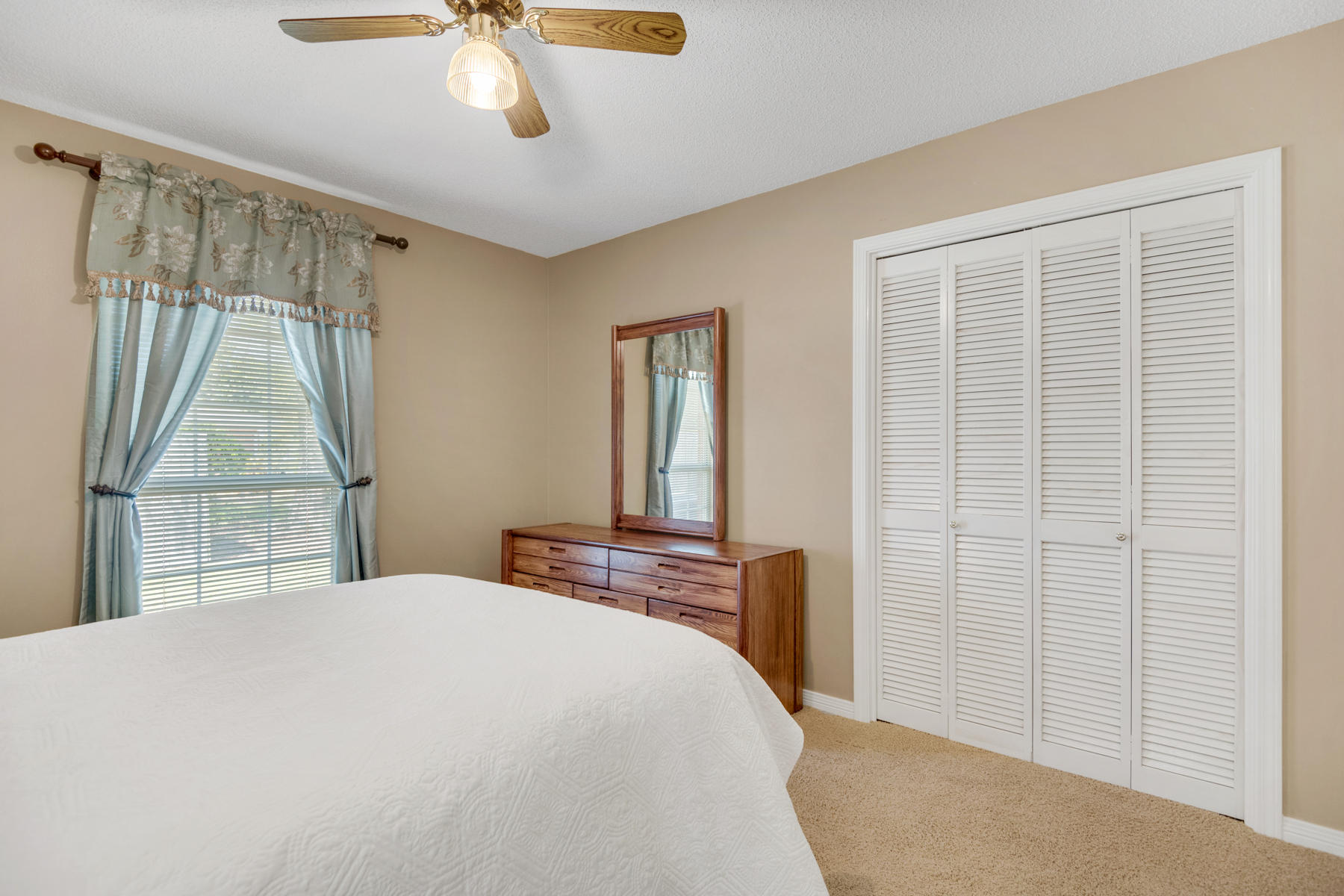 HOLIDAY SHORES ESTATES - Residential