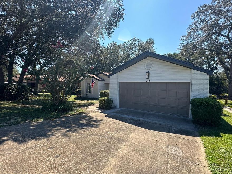FINAL DETAILS BEING DONE OVER NEXT 7 DAYS AND WILL BE 100% MOVE IN READY . Check out this Gem on the Golf Course in prime location (Cedar Ridge)in Niceville for sale.  New inside and outside paint, 2017 Roof, new AC, New Hot Water Heater, updated kitchen with Granite and stainless steel appliances, New fans and lights, remodeled bathrooms with NEW VANITIES AND granite etc, new flooring no carpets, termite Bond. ..,