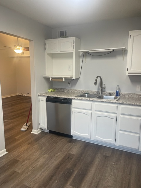 CEDAR RIDGE PH 8 - Residential Lease