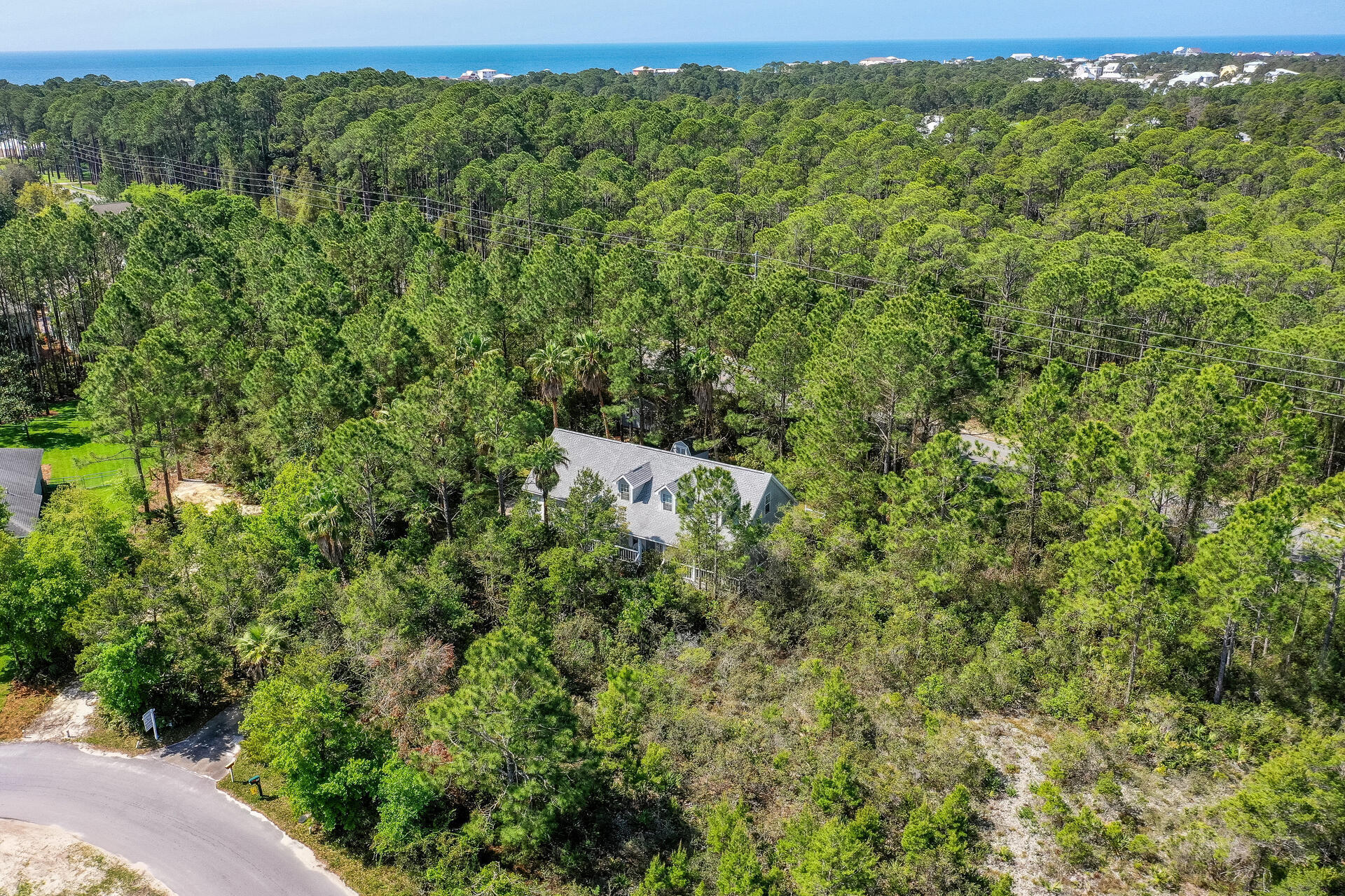 COUNTRY CLUB ESTATES - Residential