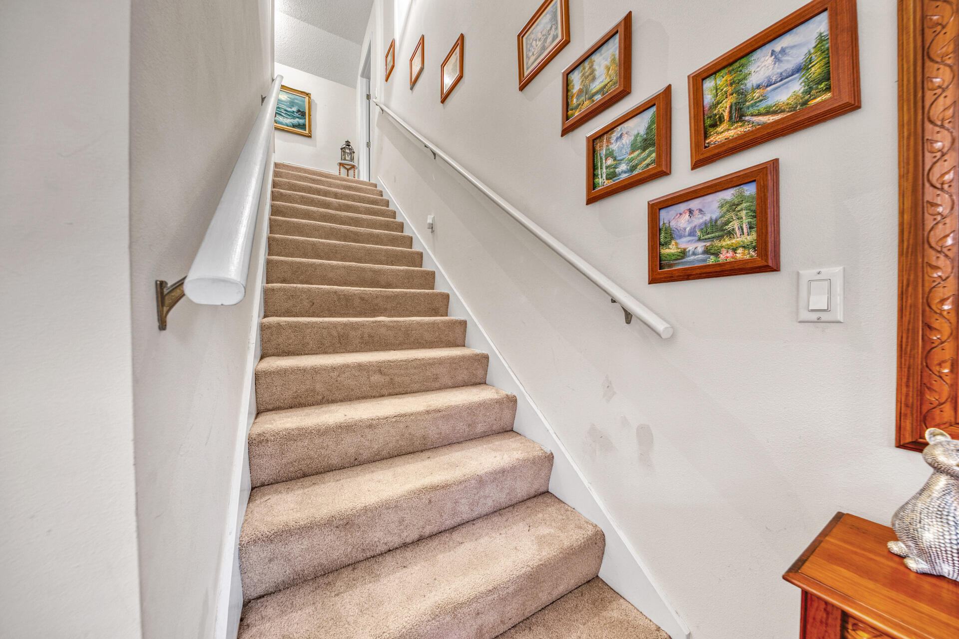 COUNTRY CLUB ESTATES - Residential