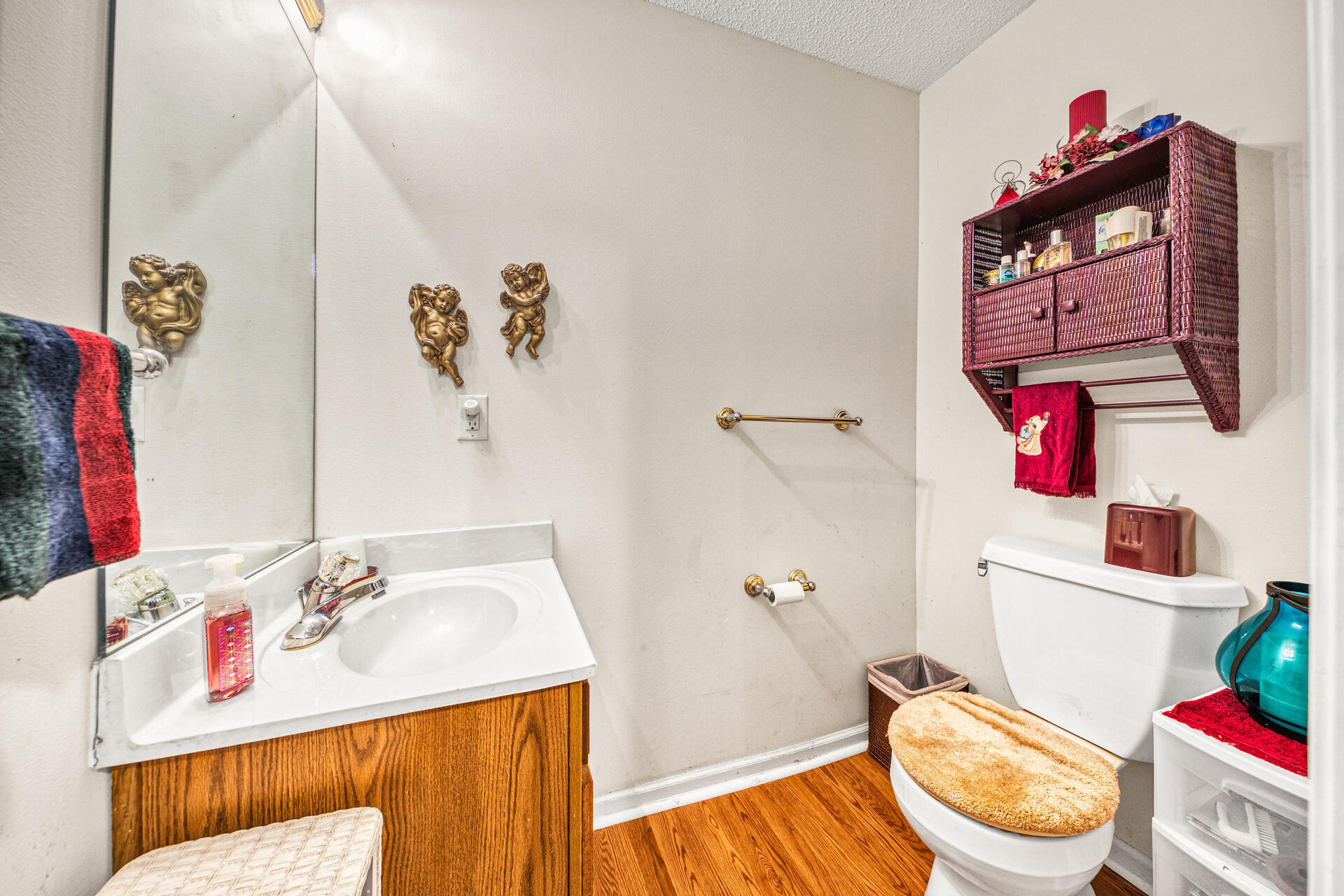 COUNTRY CLUB ESTATES - Residential