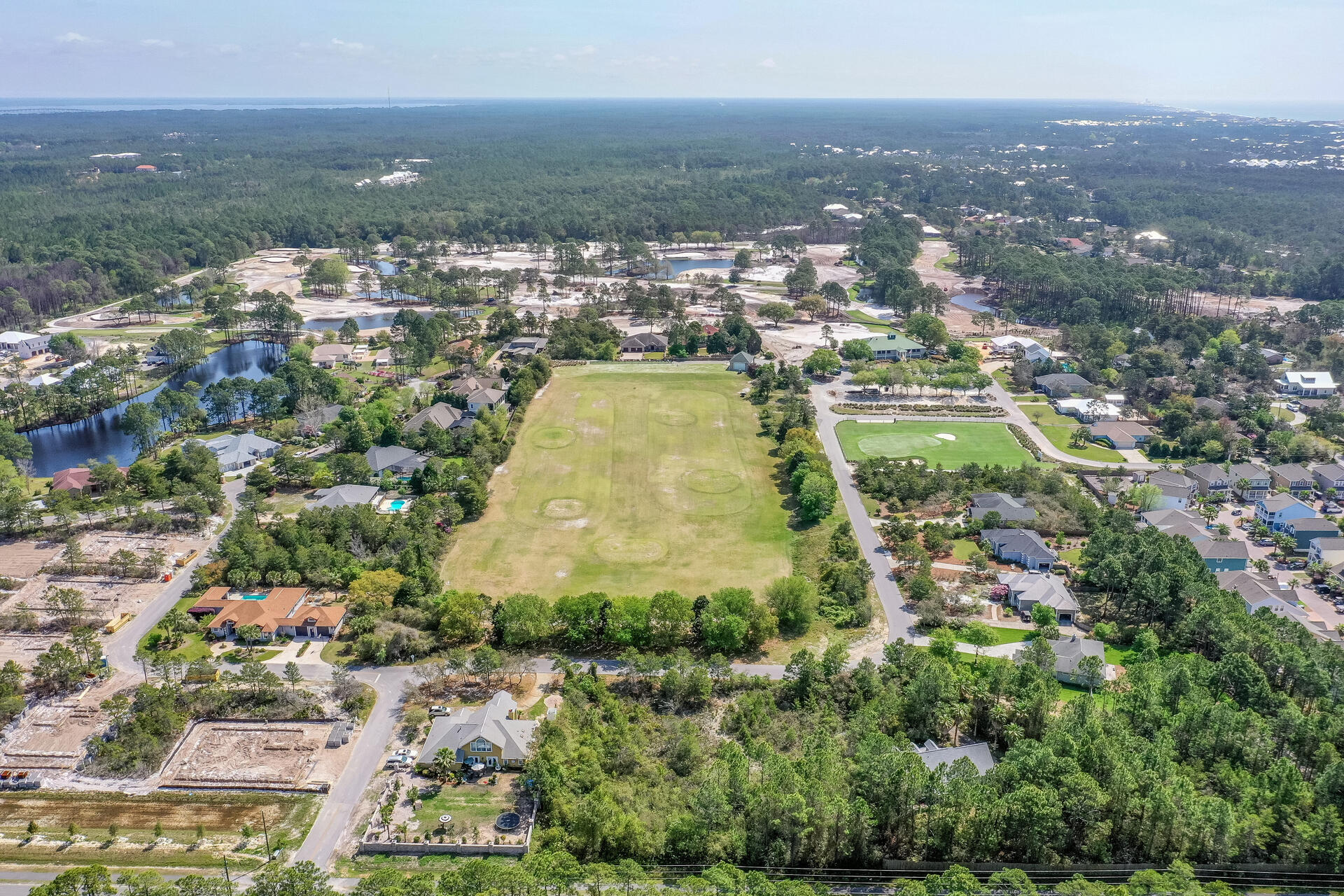 COUNTRY CLUB ESTATES - Residential