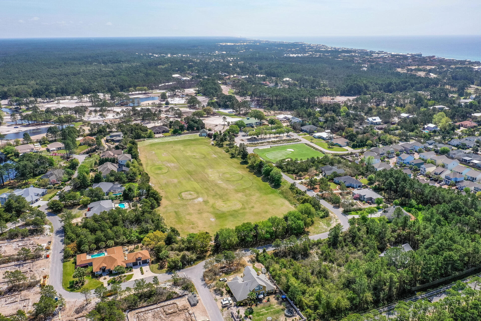 COUNTRY CLUB ESTATES - Residential