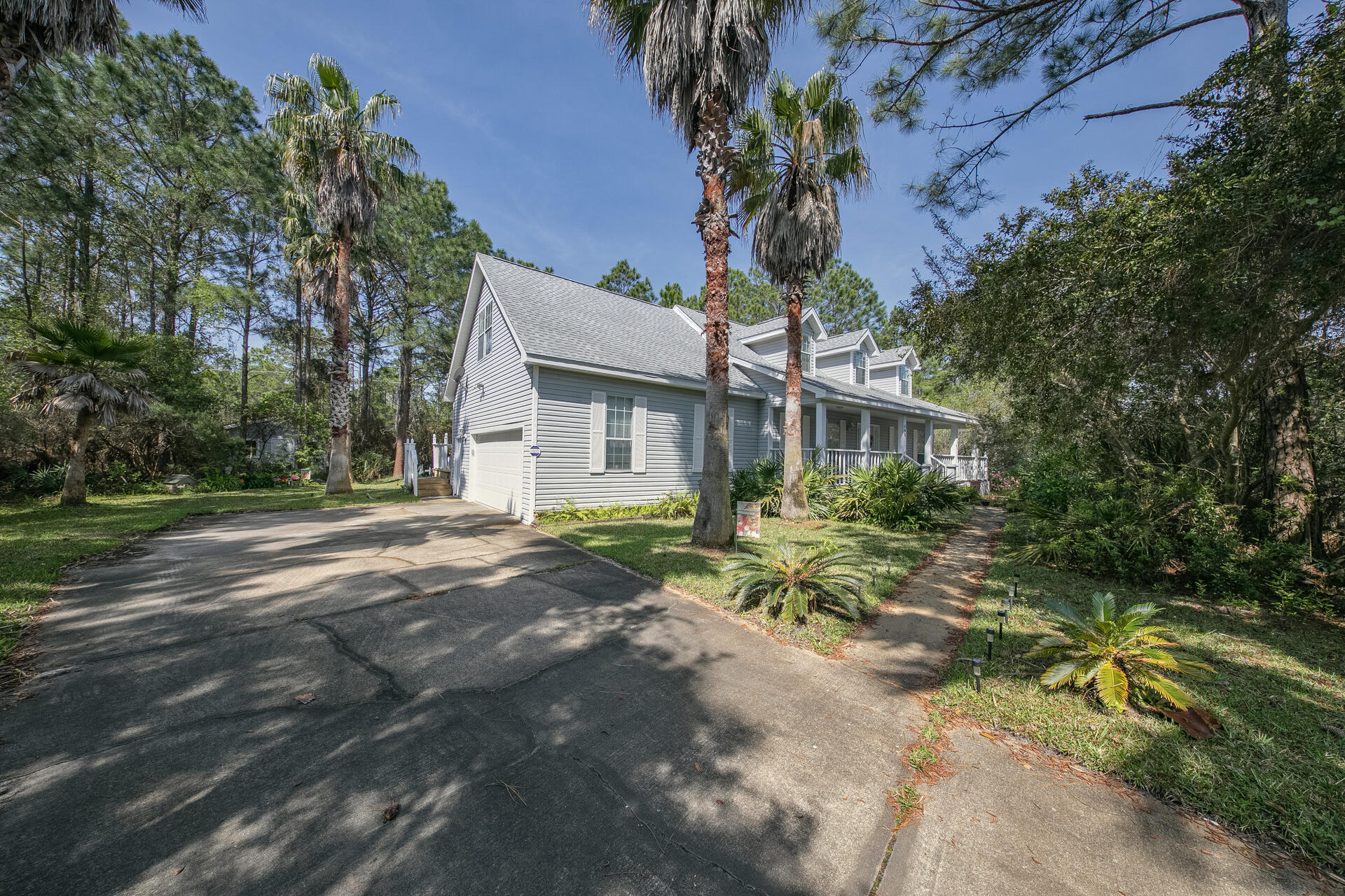 COUNTRY CLUB ESTATES - Residential