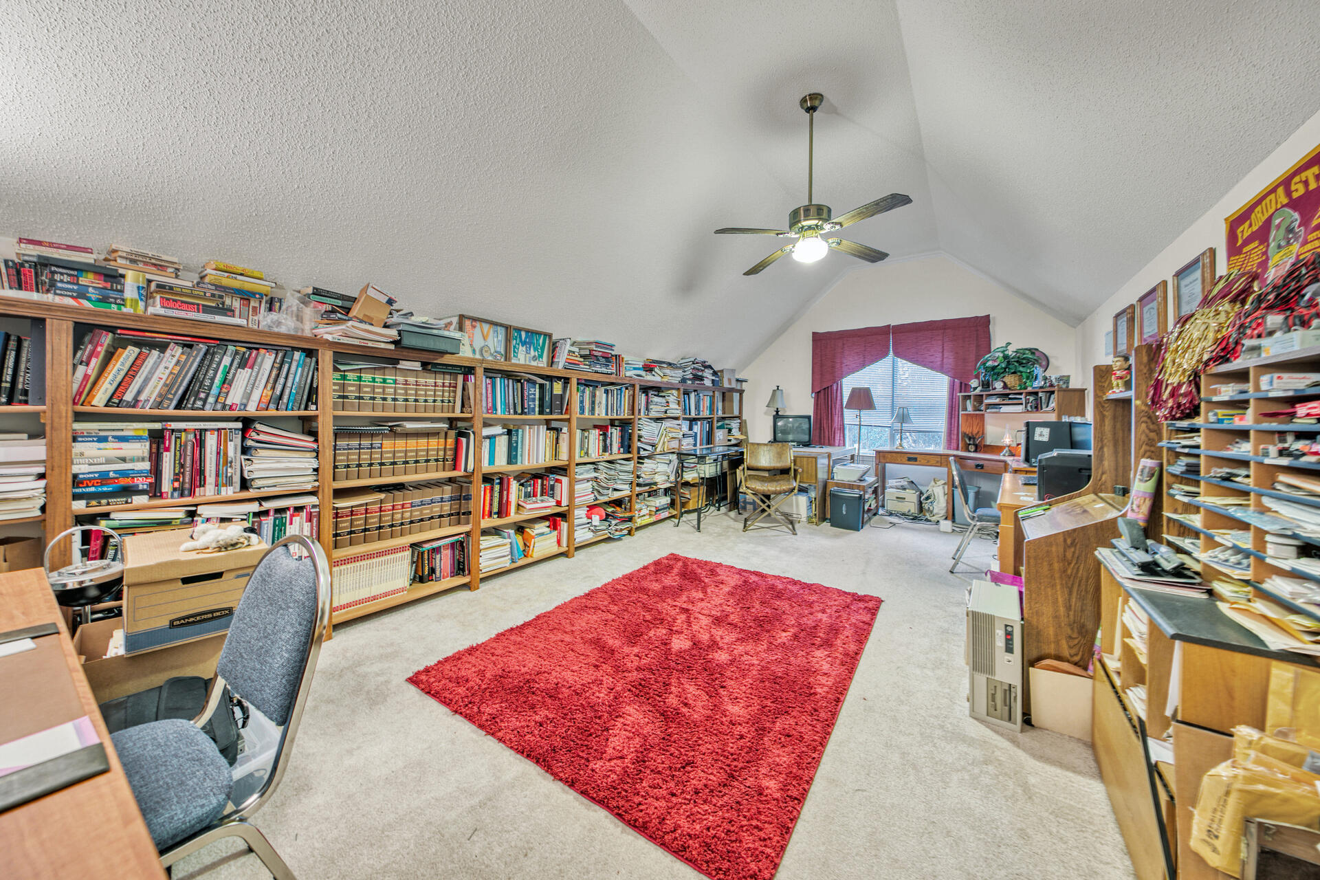 COUNTRY CLUB ESTATES - Residential
