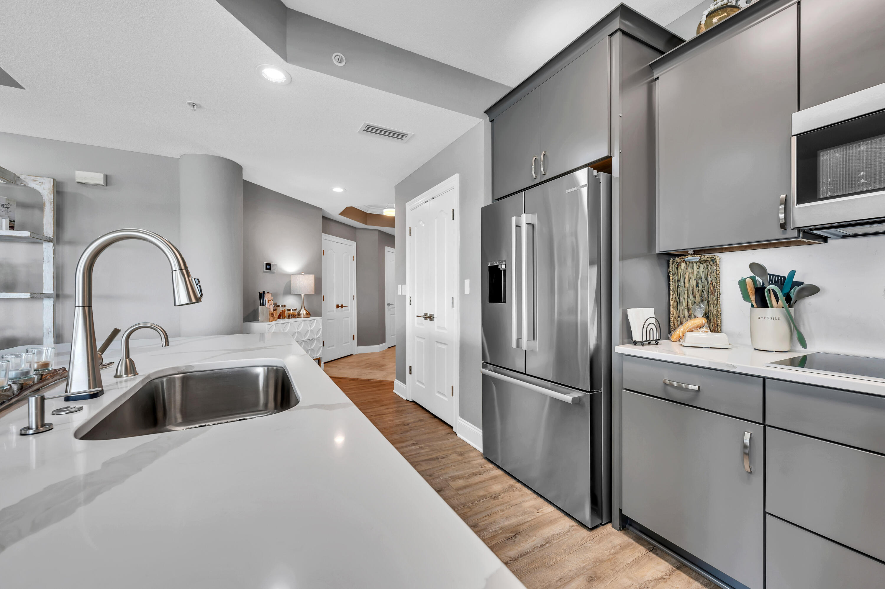 PRESIDIO YACHT CLUB - Residential