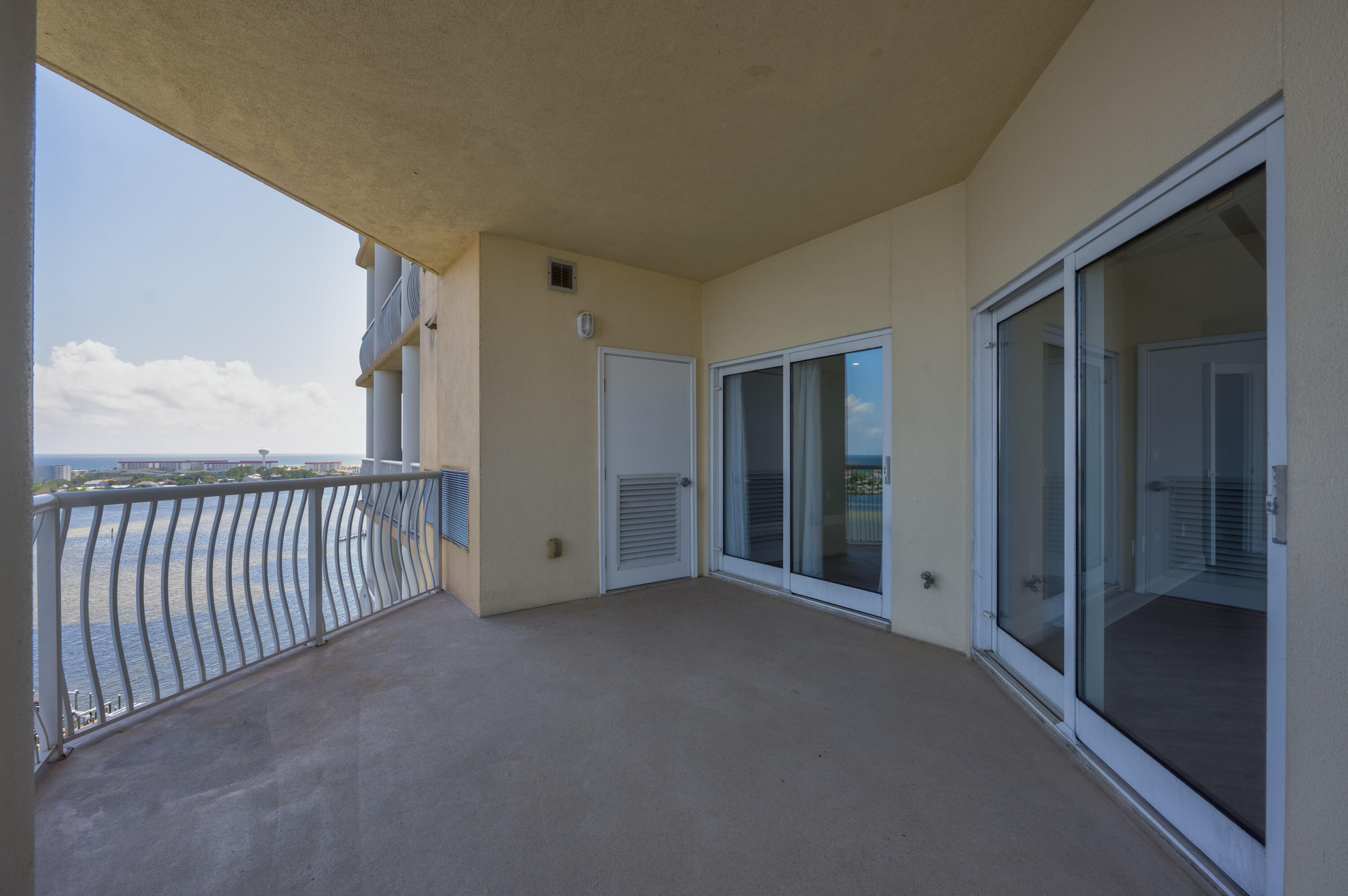 PRESIDIO YACHT CLUB - Residential