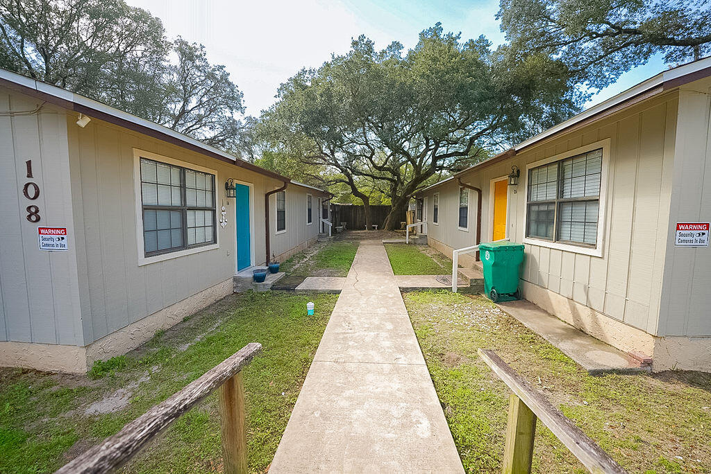 Welcome to your next investment opportunity in the heart of Fort Walton Beach, where convenience meets cash flow! This multi-family gem consists of two duplex properties, each featuring two units with a cozy 2 bedrooms and 1 bathroom plus storage/laundry. Currently, all units are occupied and secured at a rent of $1,600 per month, ensuring a steady income stream from day one.Remodeled tastefully in 2018, these units have seen recent upgrades that bring both comfort and value. Imagine new water heaters, electric panels and chic cabinetry, not to mention fresh exterior paint and updated concrete work. It's practically worry-free living for both tenants and the landlord!Location is the cherry on top! Nestled ideally in Fort Walton Beach, this property is just a stroll away from essential shopping at Wal-Mart, a quick coffee run to Starbucks, and grocery trips at Publix Super Market at Sun Plaza Shopping Center. For a dash of local flavor and fun, Okaloosa Island is less than 6 miles away, making it a perfect weekend getaway spot.
Whether you're an experienced investor or looking to jump-start your portfolio, this property promises quality construction and an unbeatable location that caters to both convenience and lifestyle. Don't miss out on a chance to own a slice of Fort Walton Beach that keeps on giving, both in profits and in charm!
