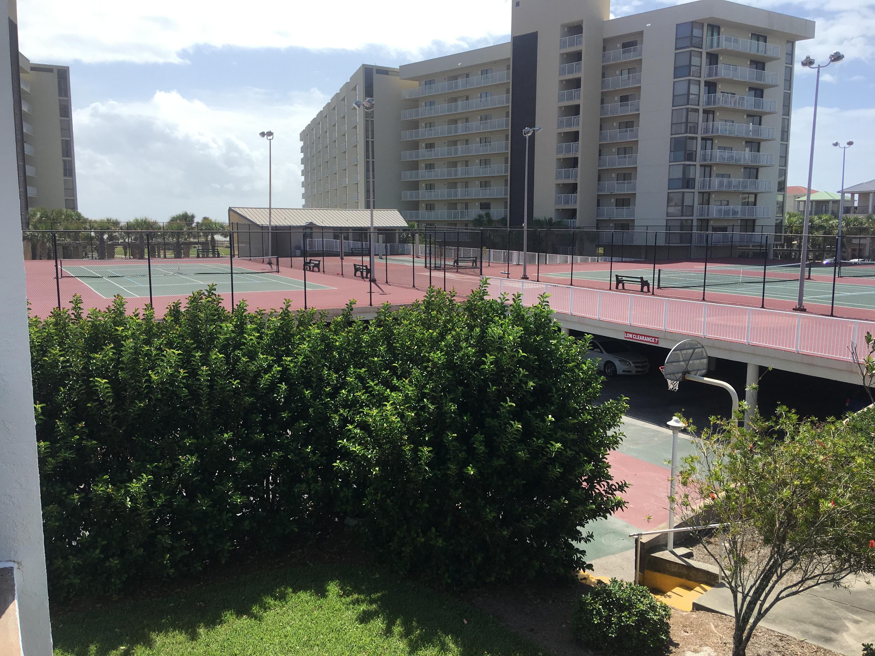 MAINSAIL TOWNHOMES - Residential