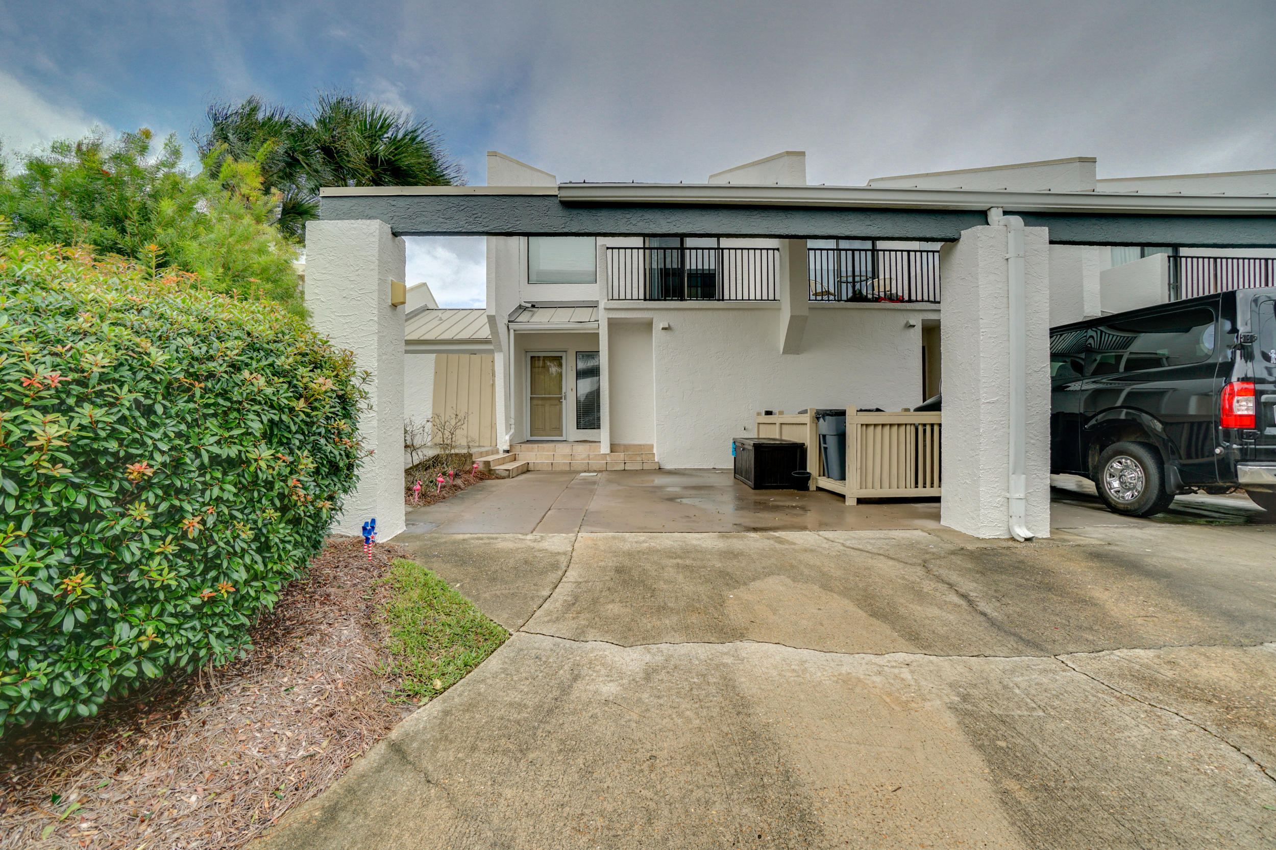 MAINSAIL TOWNHOMES - Residential